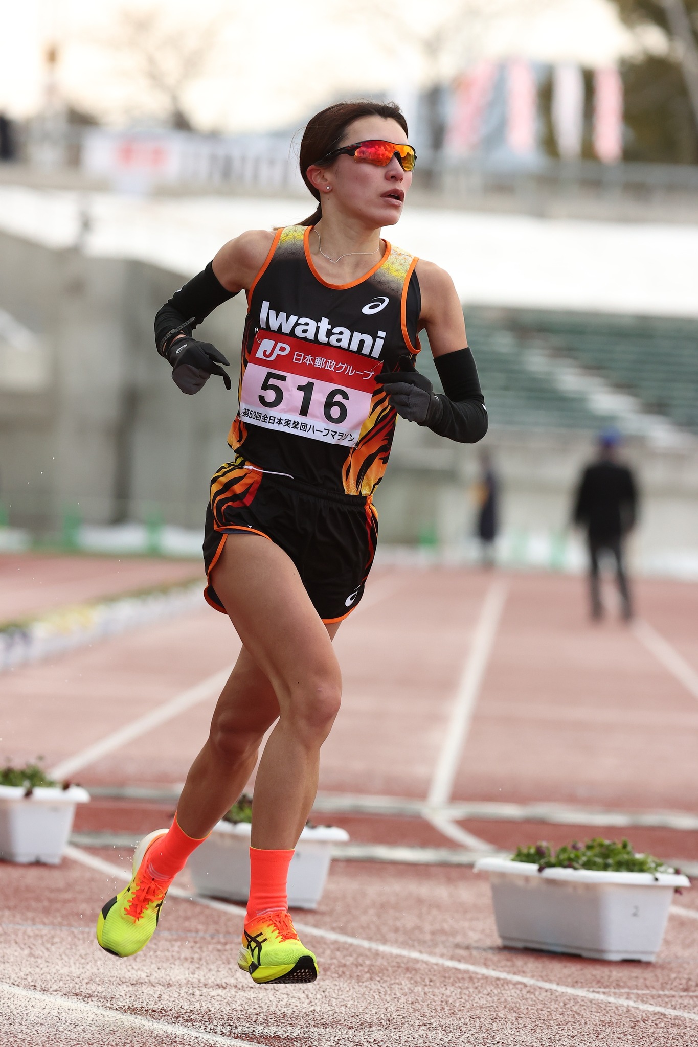 たろうさん　Ｌサイズ　10kg 岩谷産業 - ハーフマラソン 川村さん（写真提供／陸上競技社） | Facebook