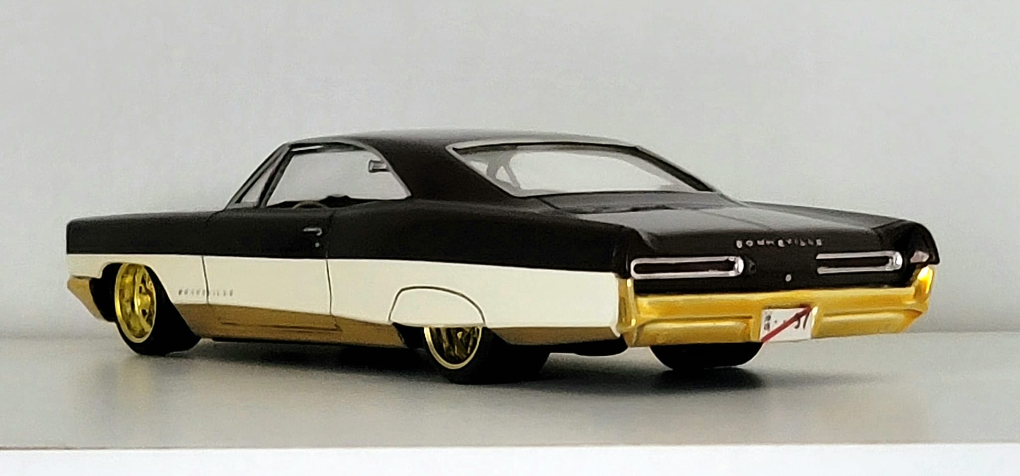 Hasegawa 1966 Pontiac Bonneville 