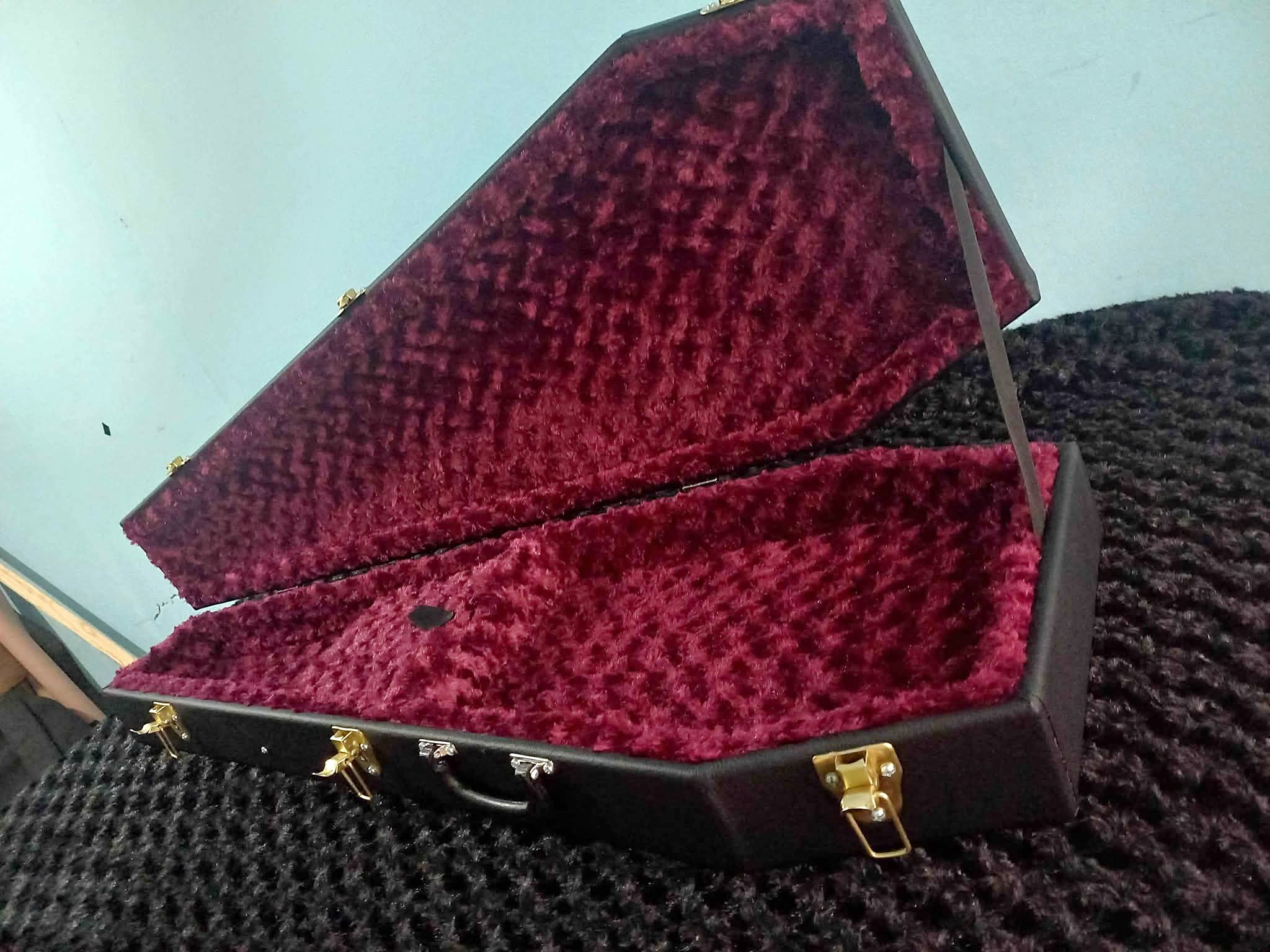 Coffin case - Cases - Mexico City, Mexico | Facebook Marketplace | Facebook