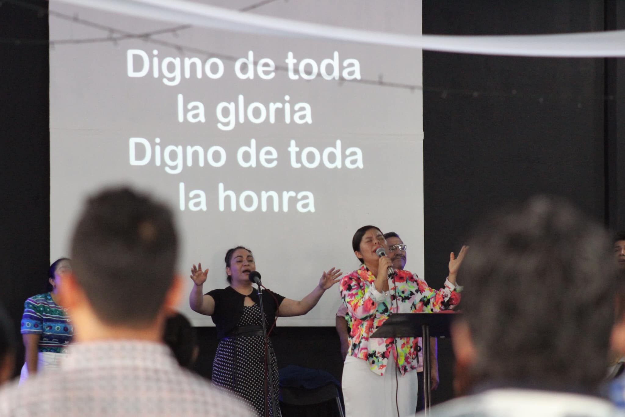 ¡Segundo día de conferencia... - Iglesia Roca De Los Siglos