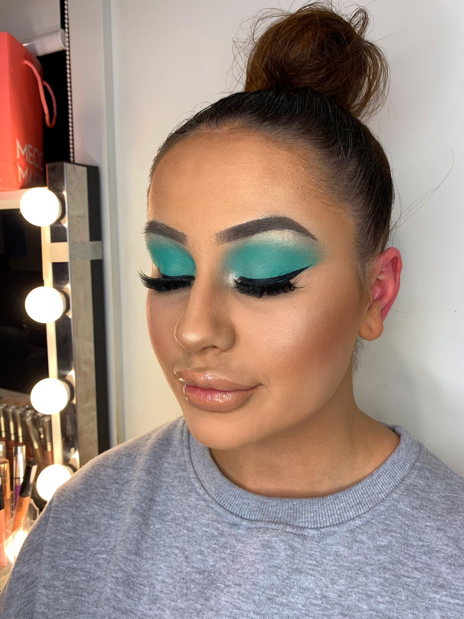 Sammy Hatchard Makeup Artist - Home