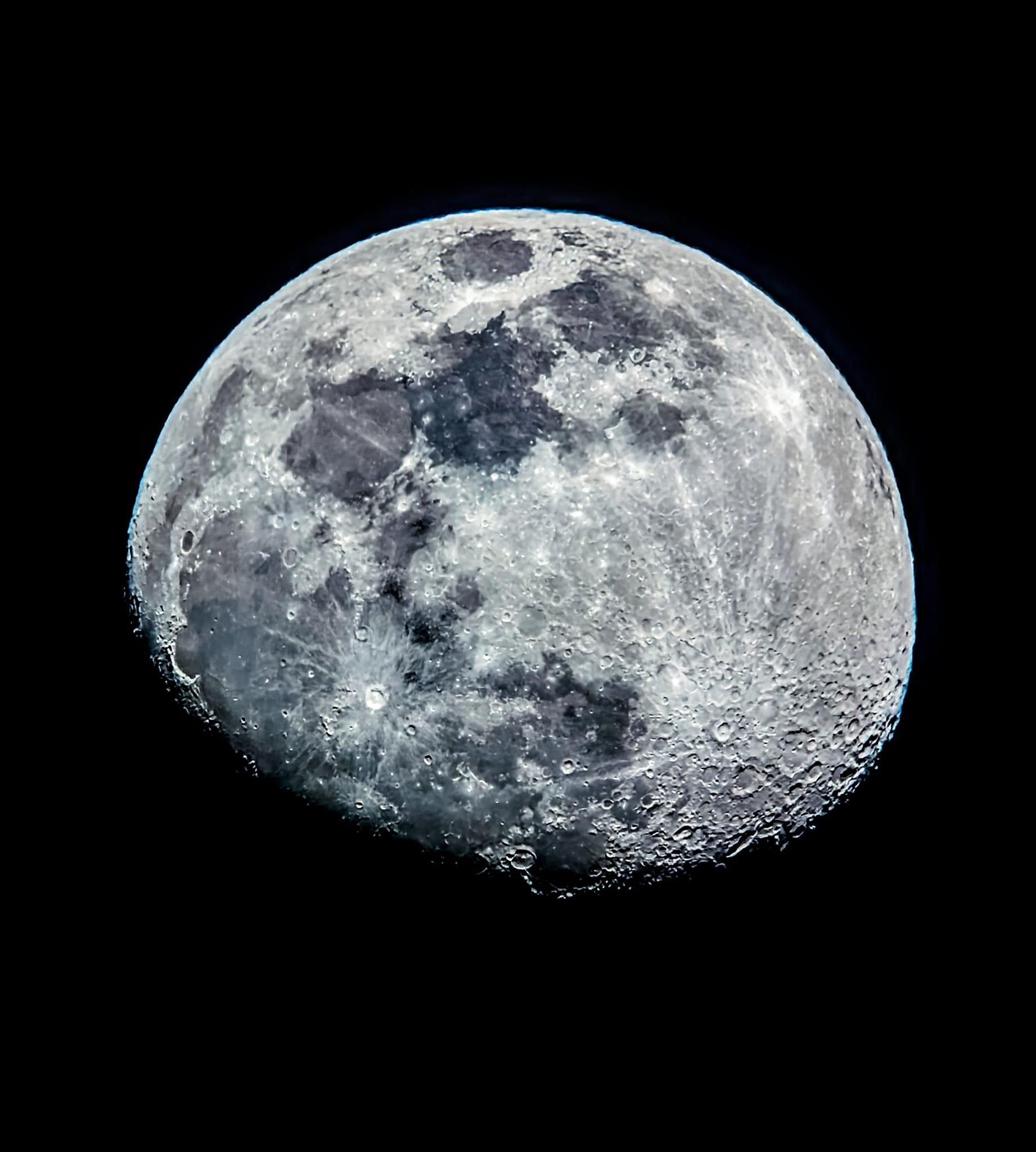 Waxing gibbous moon with 10