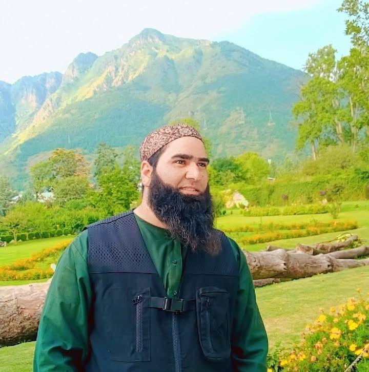 بسا لینا کسی کو دل میں دل ہی کا کلیجہ ہے پہاڑوں کو تو بس آتا ہے جل کر ...