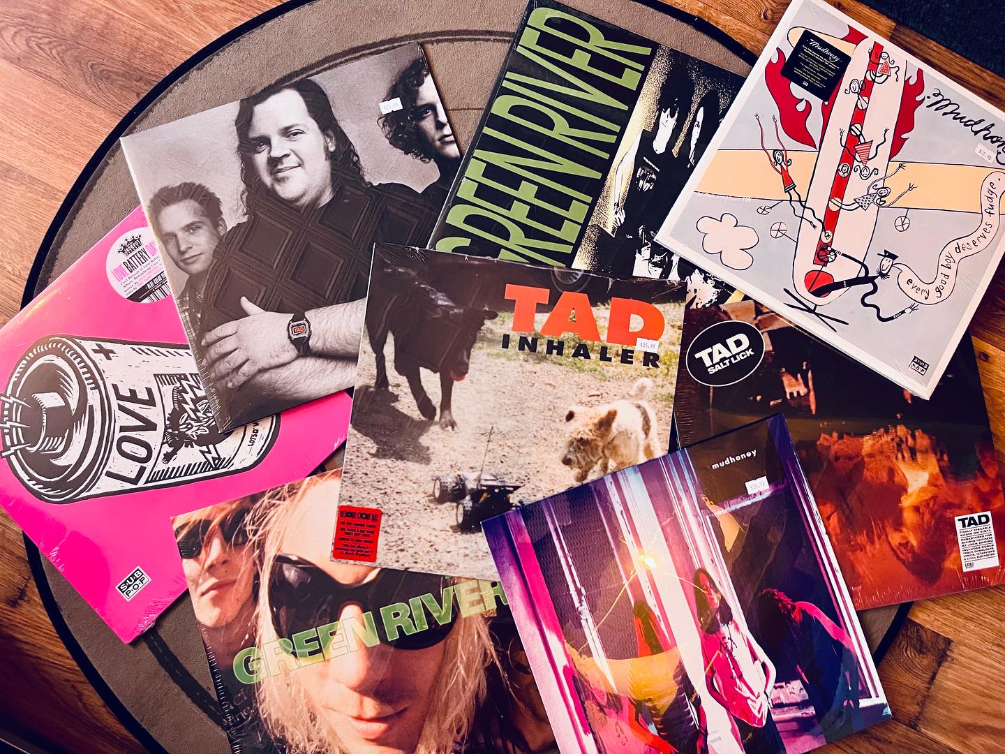 💿Deep Six is a compilation album featuring six Seattle based rock
