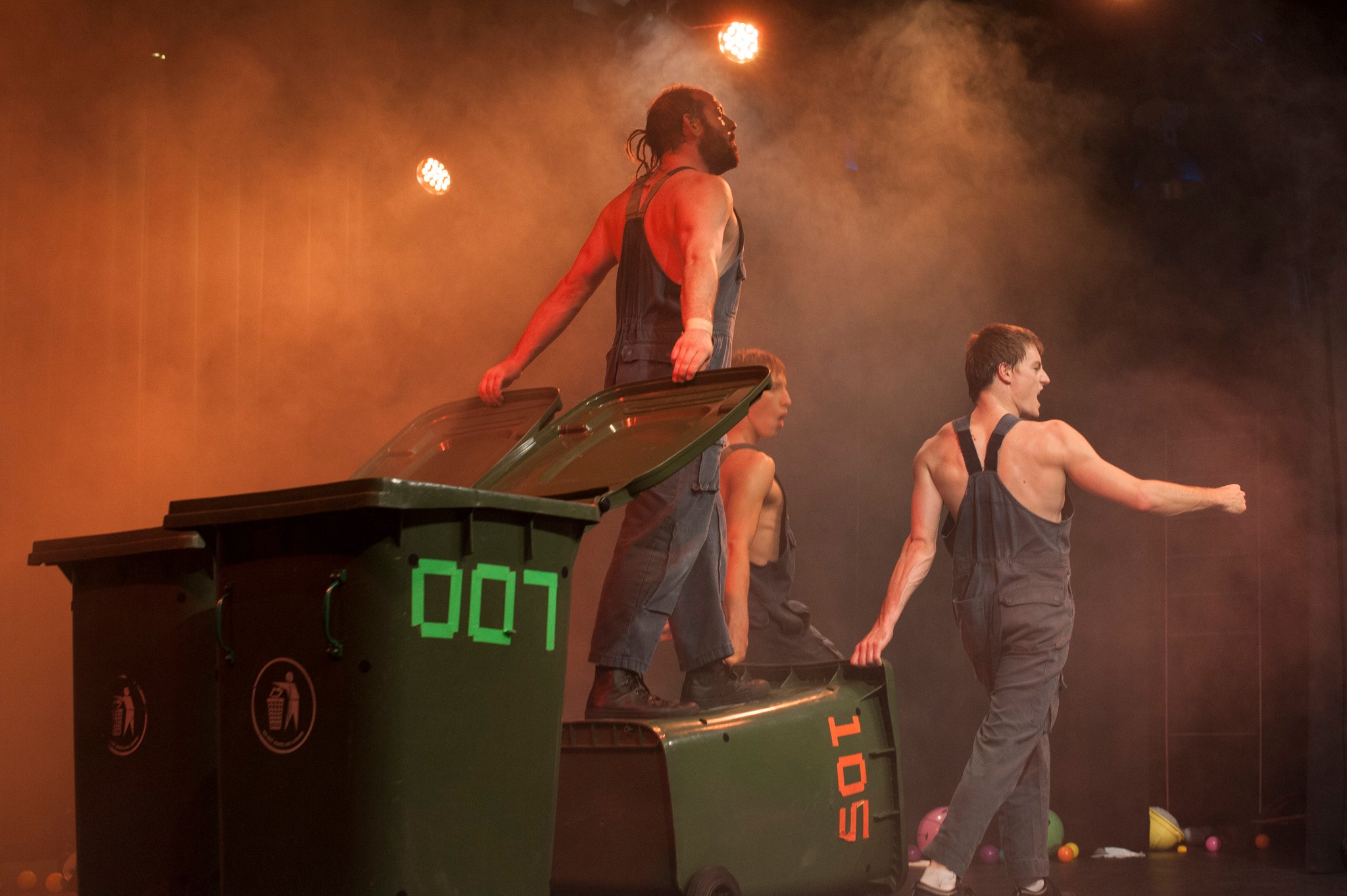 ⭐⭐⭐⭐⭐ ADELAIDE FRINGE REVIEW 🗑 TRASH... - Kids In Adelaide