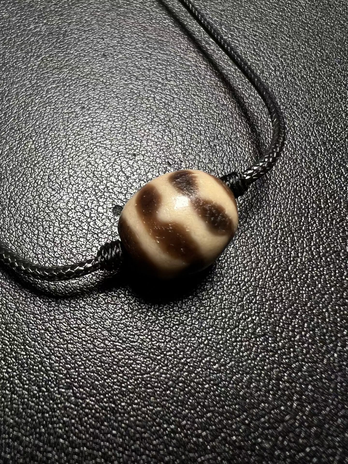 上肯超顶老超双虎牙达洛天珠，尺寸：13.8*16mm 全球可发，支持转图