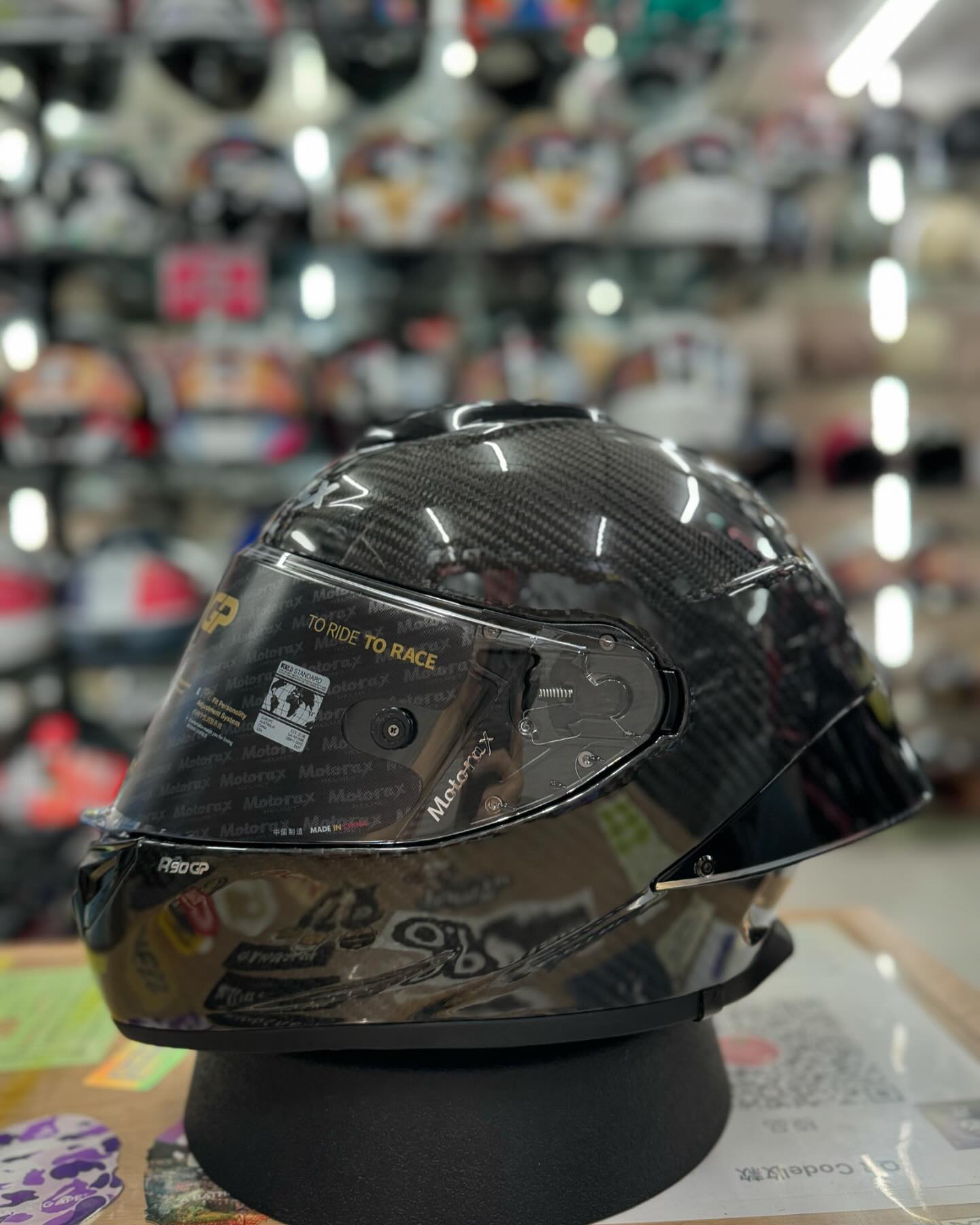 極品安全帽-行天宮店 - Motorax X R90gp 魔雷士頂規碳纖維帽款來啦！！超通風...