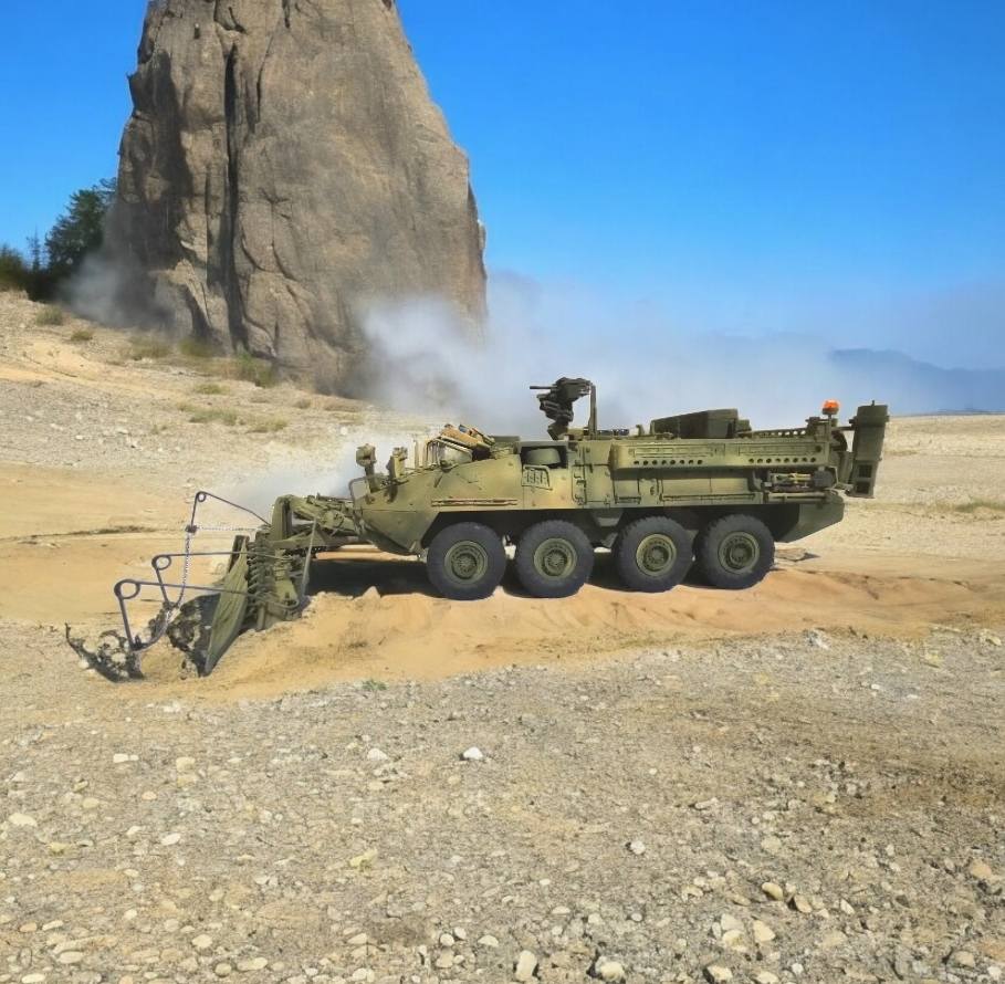 Tamiya Model Magazine | STRYKER M1132 Engineer Squad Vehicle Surface ...