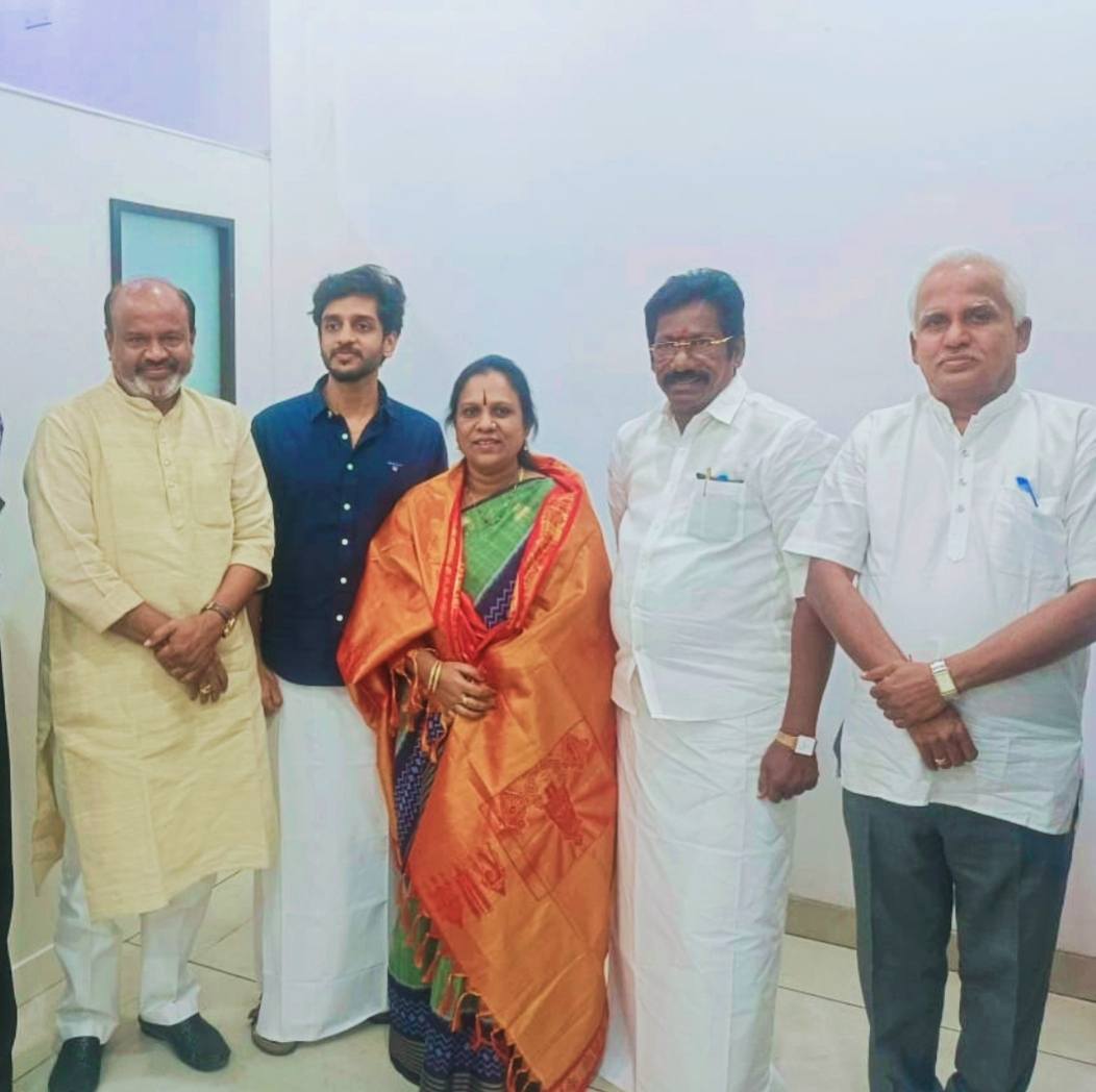 Chandra Mouli - Felicitated the family of raja of ramnad... | Facebook
