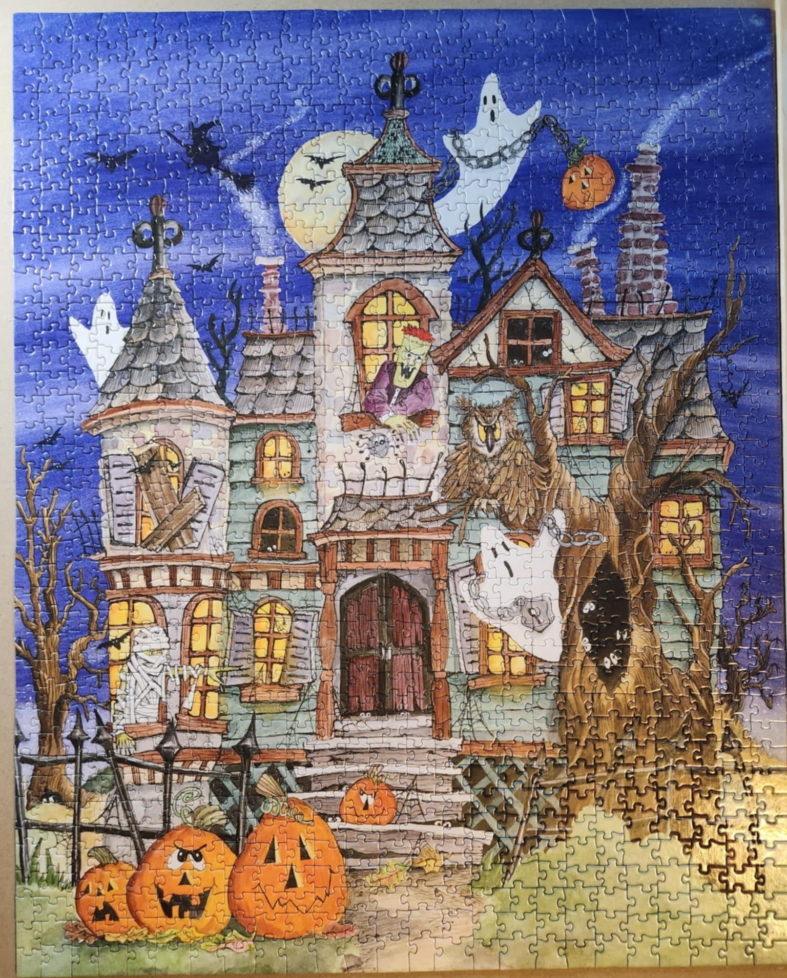 Haunted Hilltop Jigsaw Puzzle | 550 PC - Vermont Christmas Company
