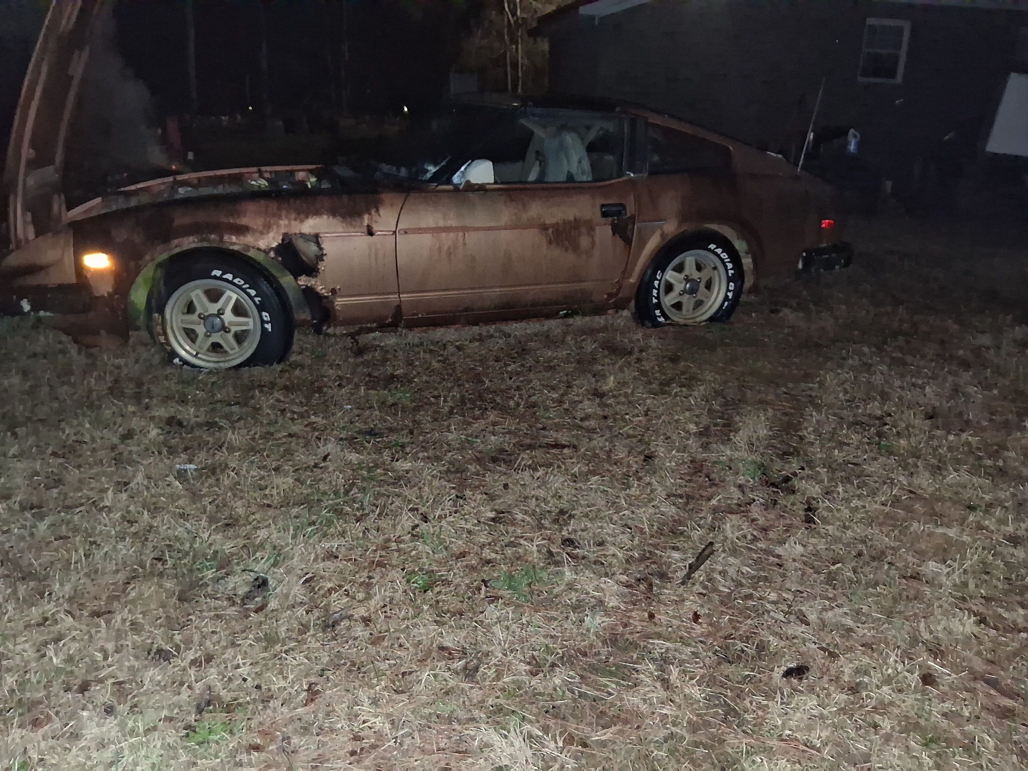 Datsun 610 needs transmission good project has motor d21 z24 has