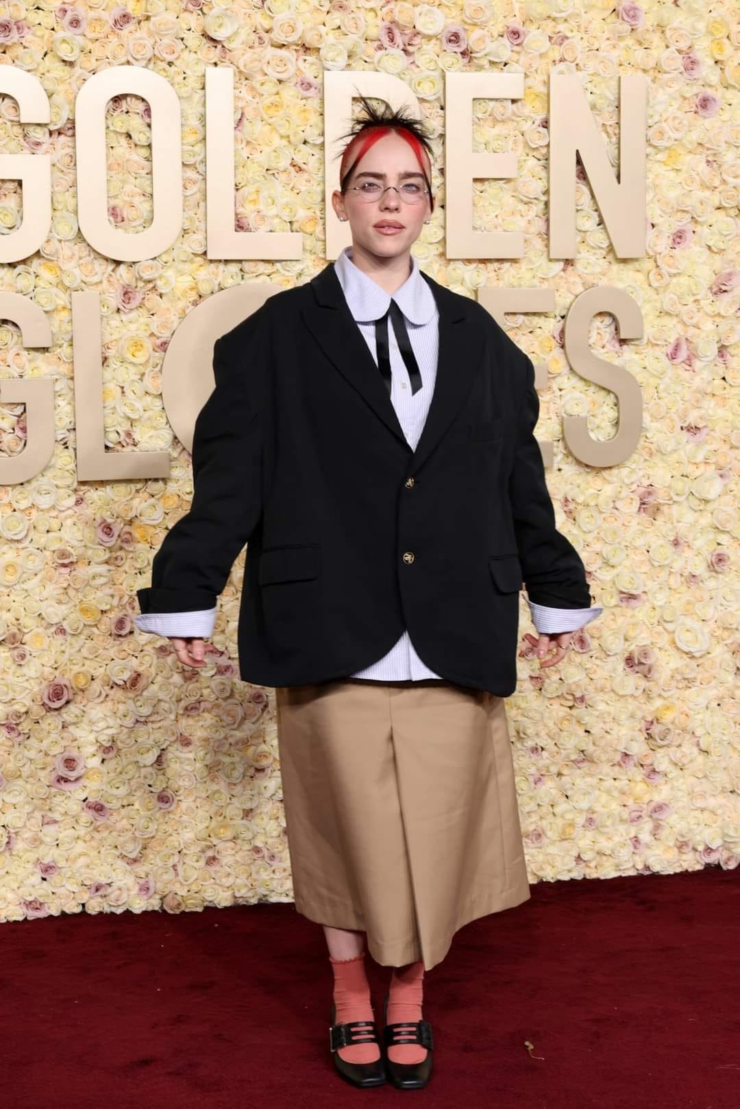 billie eilish golden globes dress What's Up With Eilish's Outfit? #BillieEilish # GoldenGlobes #Outfit billie eilish dressed girly