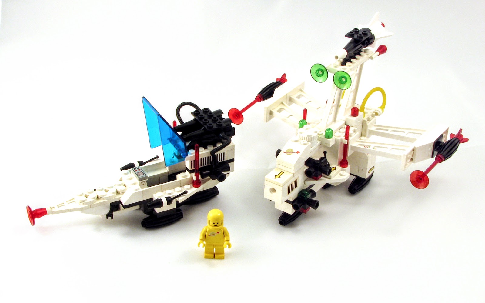 Lego 6780 XT Starship with sound and light system
