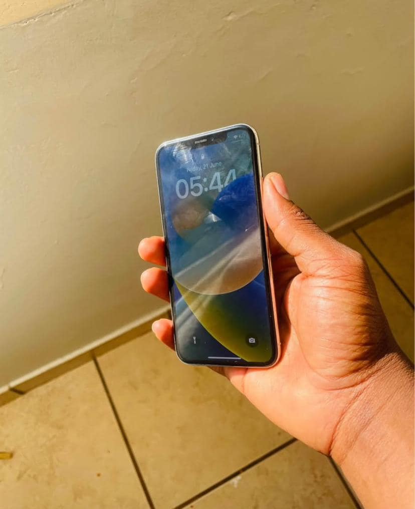 Riss R Hlogi - iPhone X available (R4000) till the 1st.... | Facebook