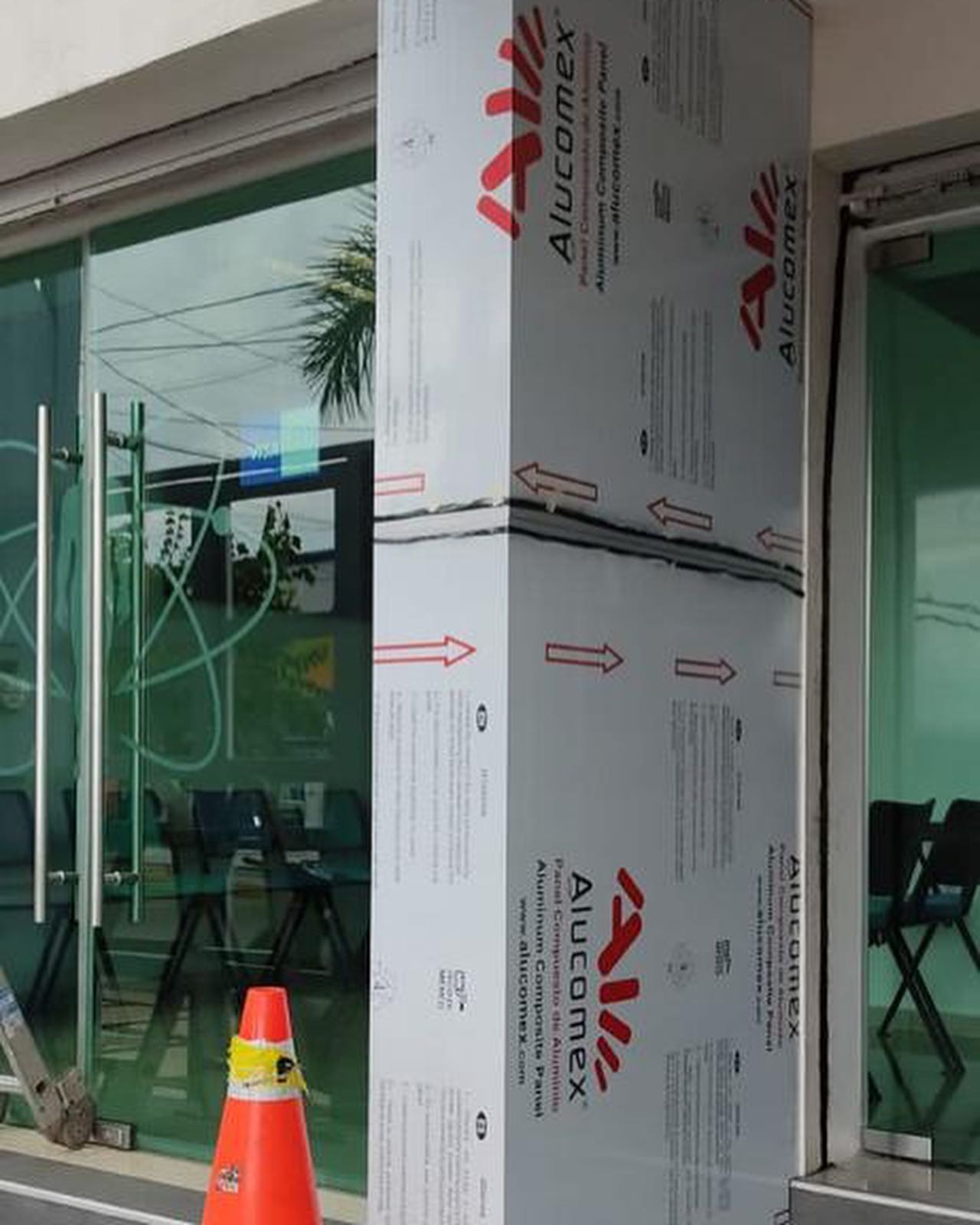 Instalación de panel de aluminio y... - Proyecta Letras 3D | Facebook