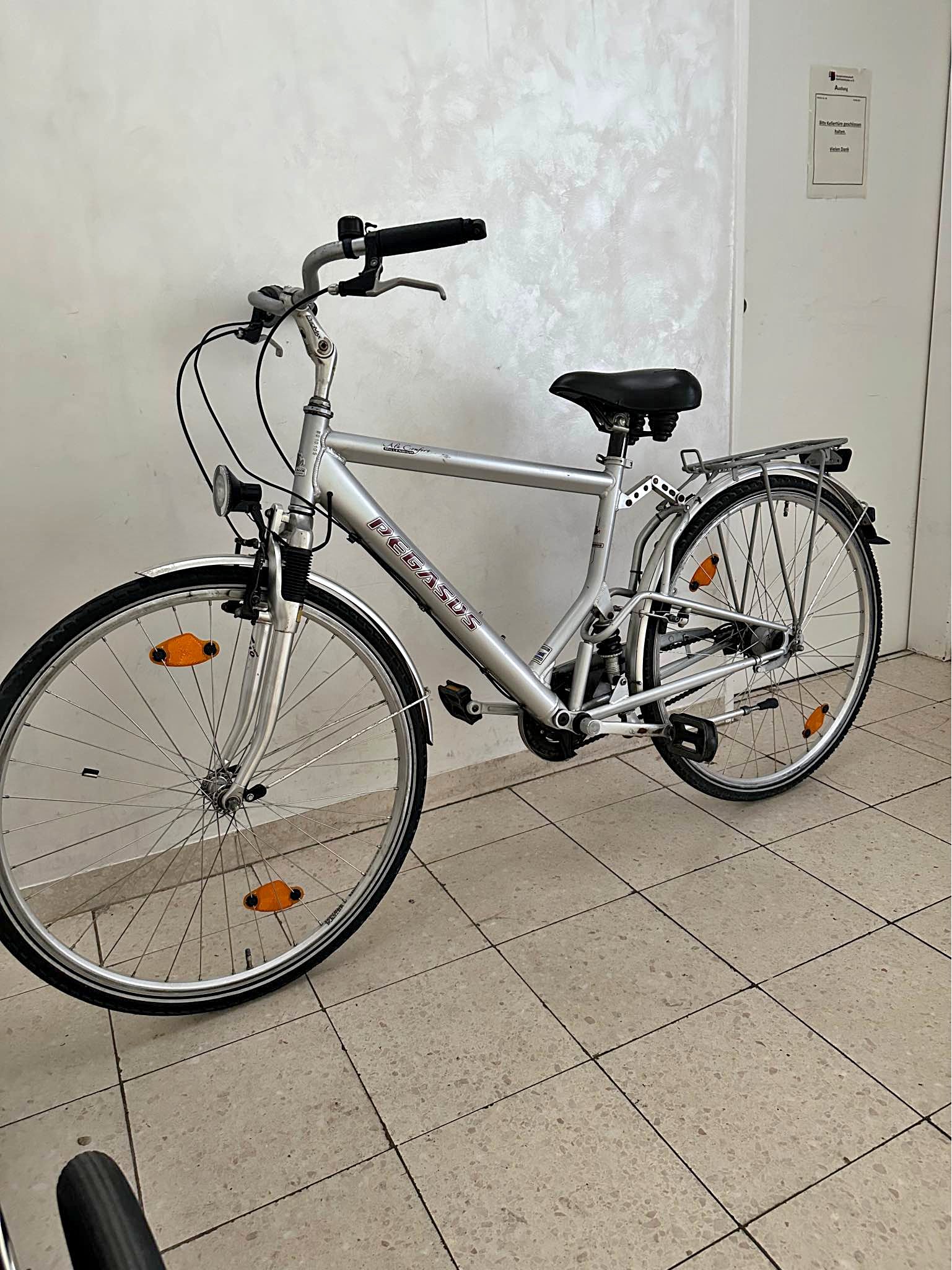 fahrradhelm damen blumen FISCHER Erwachsene Fahrradhelm, Radhelm, Cityhelm Urban Flower, S/M, 52-59cm, weiß blau & Erwachsene Fahrradhelm, Radhelm, Cityhelm Urban Levin, S/M, Category:E Bike_Hydraulische Tektro T280 Scheibenbremse Refurbished - Cube Kathmandu Farbe:Dunkelrot