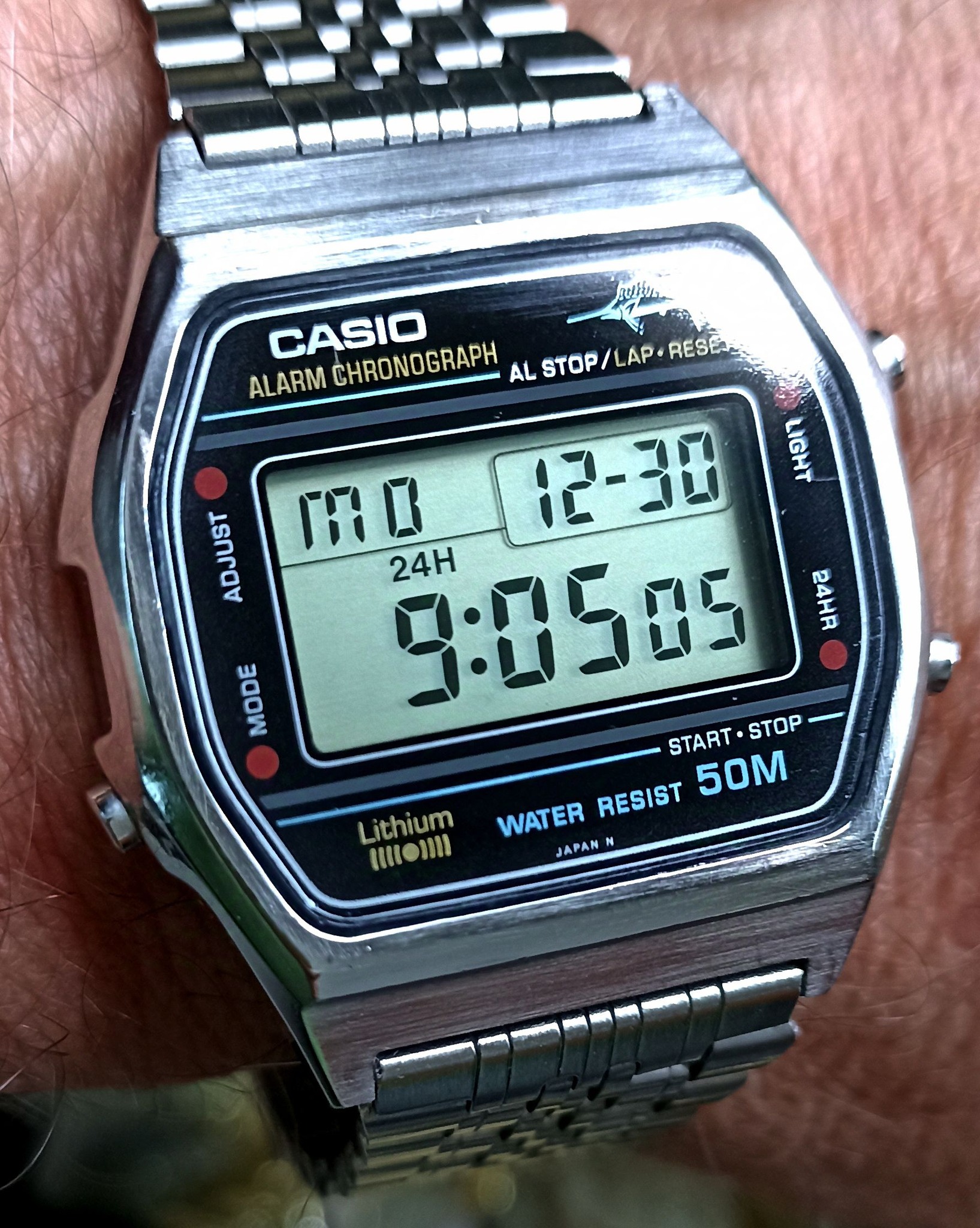 Casio w34 . year 1986 . Made in Japan . all s.steel n water