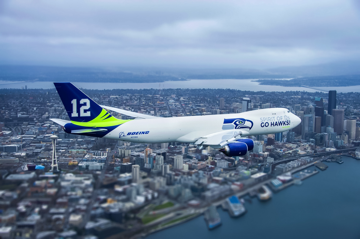 シアトルシーホークス BOEING 747-8F アメリカンフットボール NFL As the NFL season kicks off, we go back to a shot of the Boeing