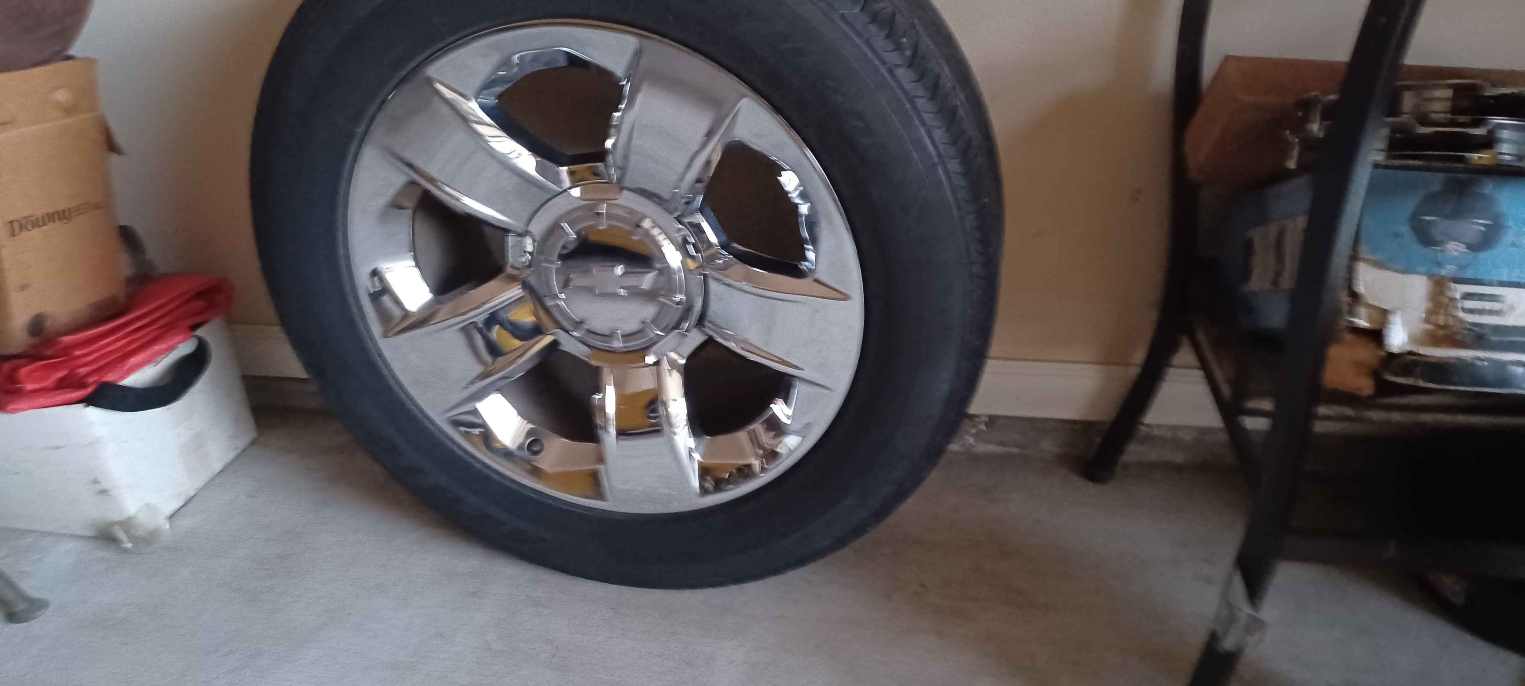 Ltz Chevy Silverado 20 inch stock chrome rims. - Car Wheels, Tires ...