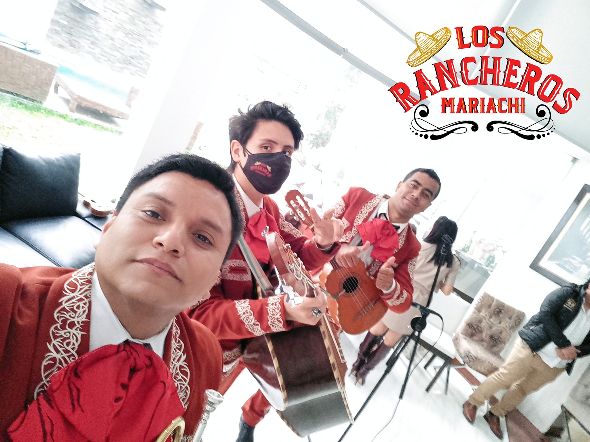 📌Que tus momentos sean... - Mariachi Los Rancheros - Trujillo