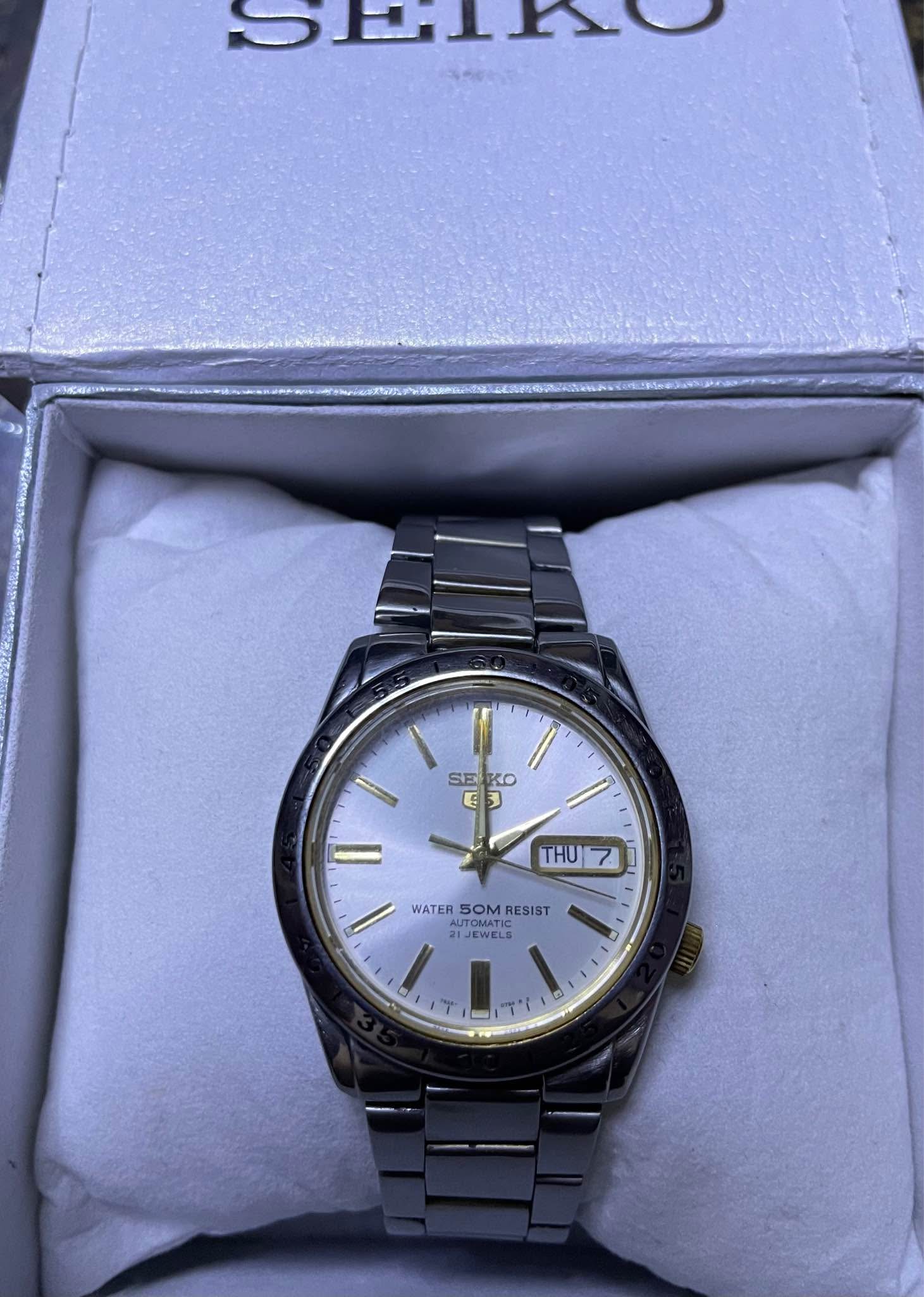 Seiko 5 7S26-02T0 36 mm (case diameter) Automatic movement Open 