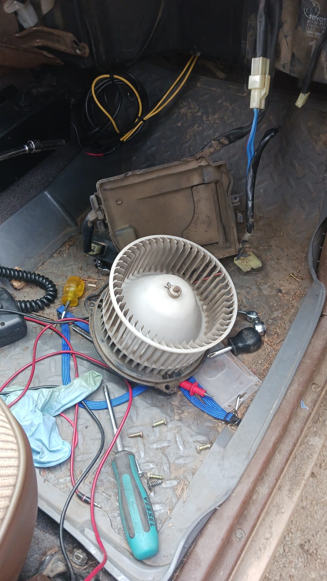 Toyota Land Cruiser heater blower motor repair with Makita grinder