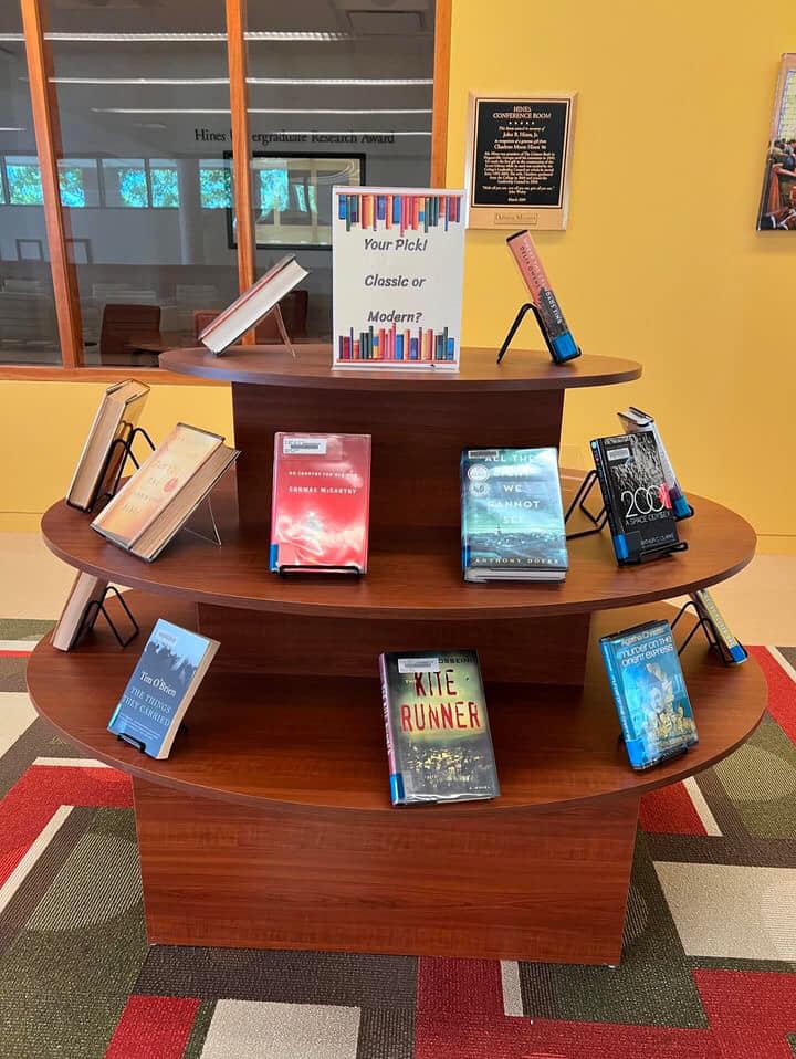 Lewis Library at... - Lewis Library at LaGrange College