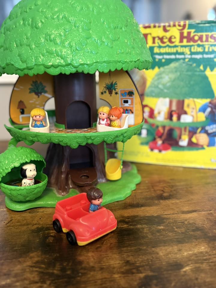 1970s Kenner Tree Tots Family Tree House playset!!