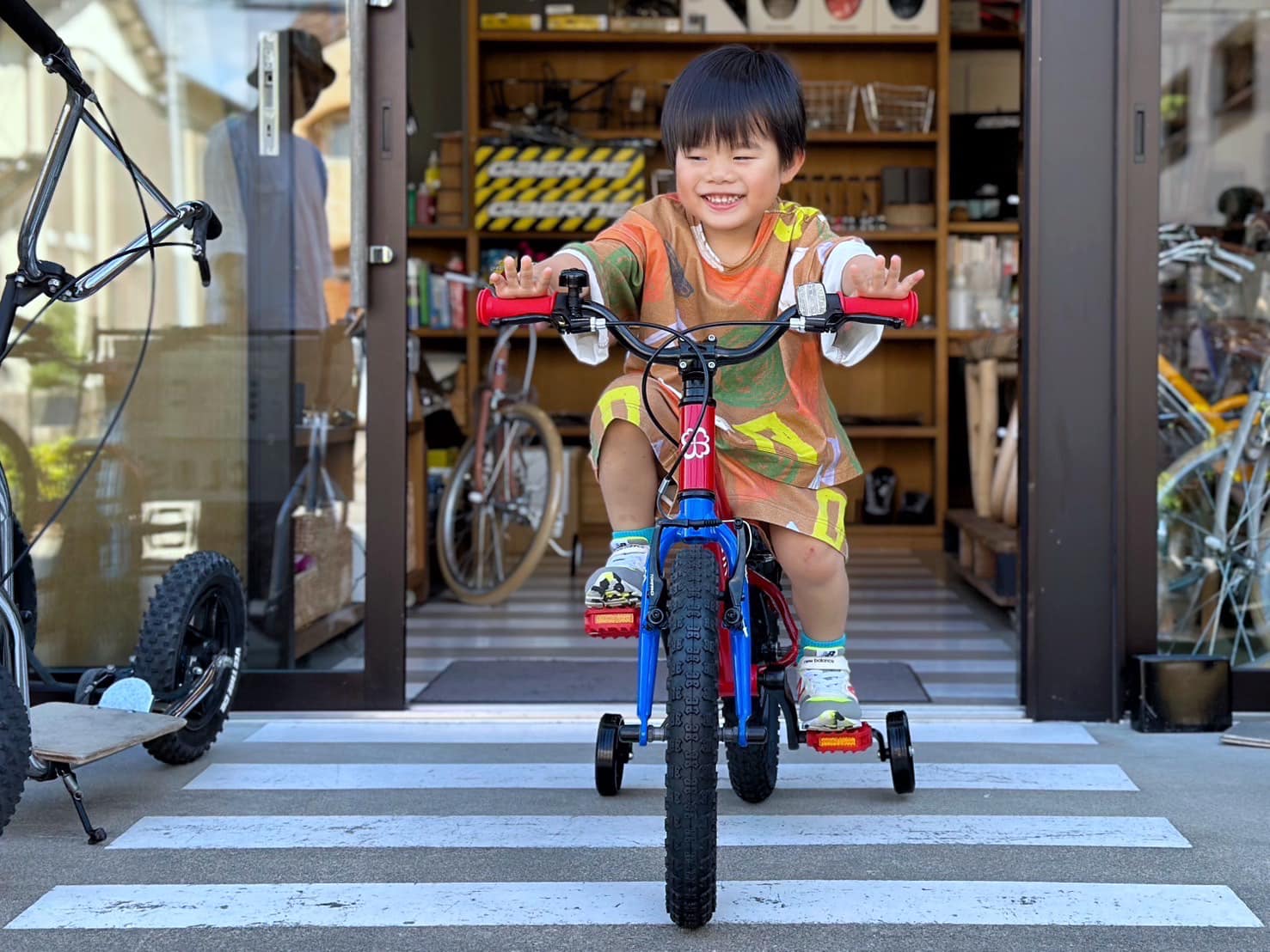 ヨツバサイクル 16インチ ヒーローレッド YOTSUBA Cycle ヨツバ 