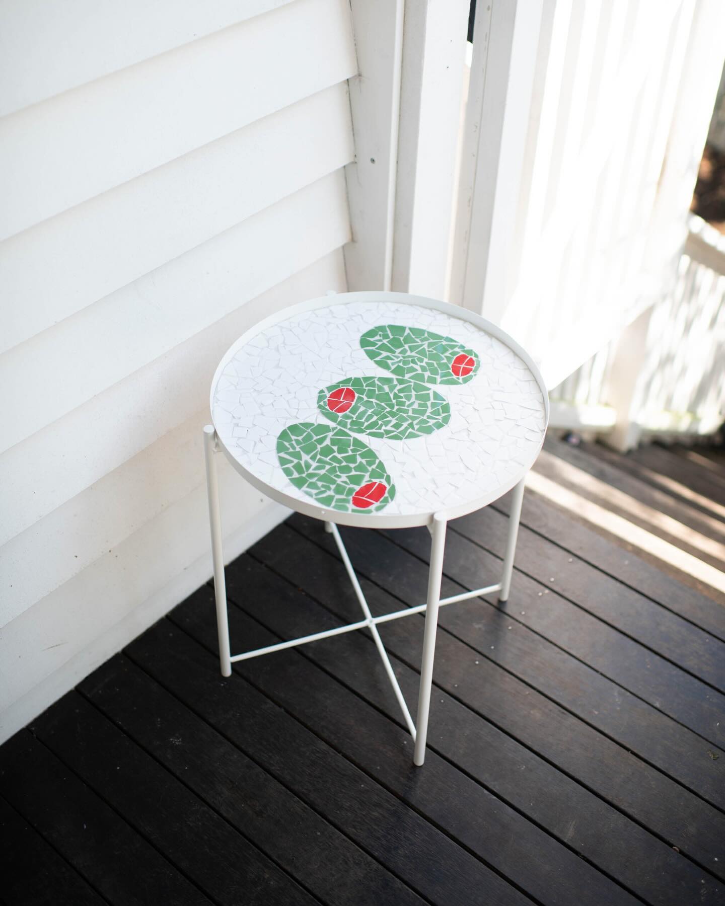 Making an olive mosaic side table! 🫒🫒🫒 ever wanted to smash