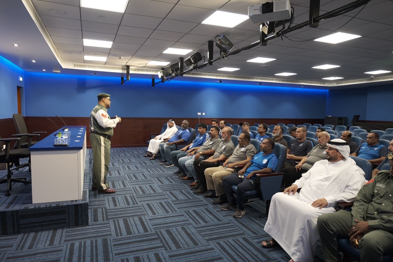 Dubai Police - Dubai Police raises Awareness of Dubai Bus...