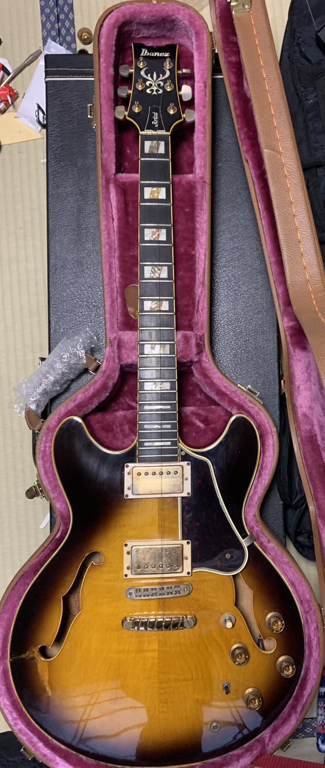 Selling a 1981 Ibanez AS200AV Guitar in Hiroshima, Japan