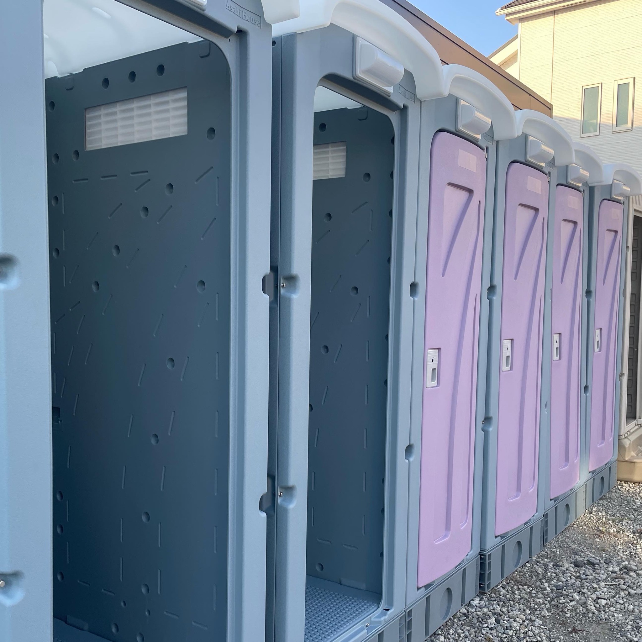 仮設水洗トイレを入荷しました✨ 水洗なので臭いも気になりません 