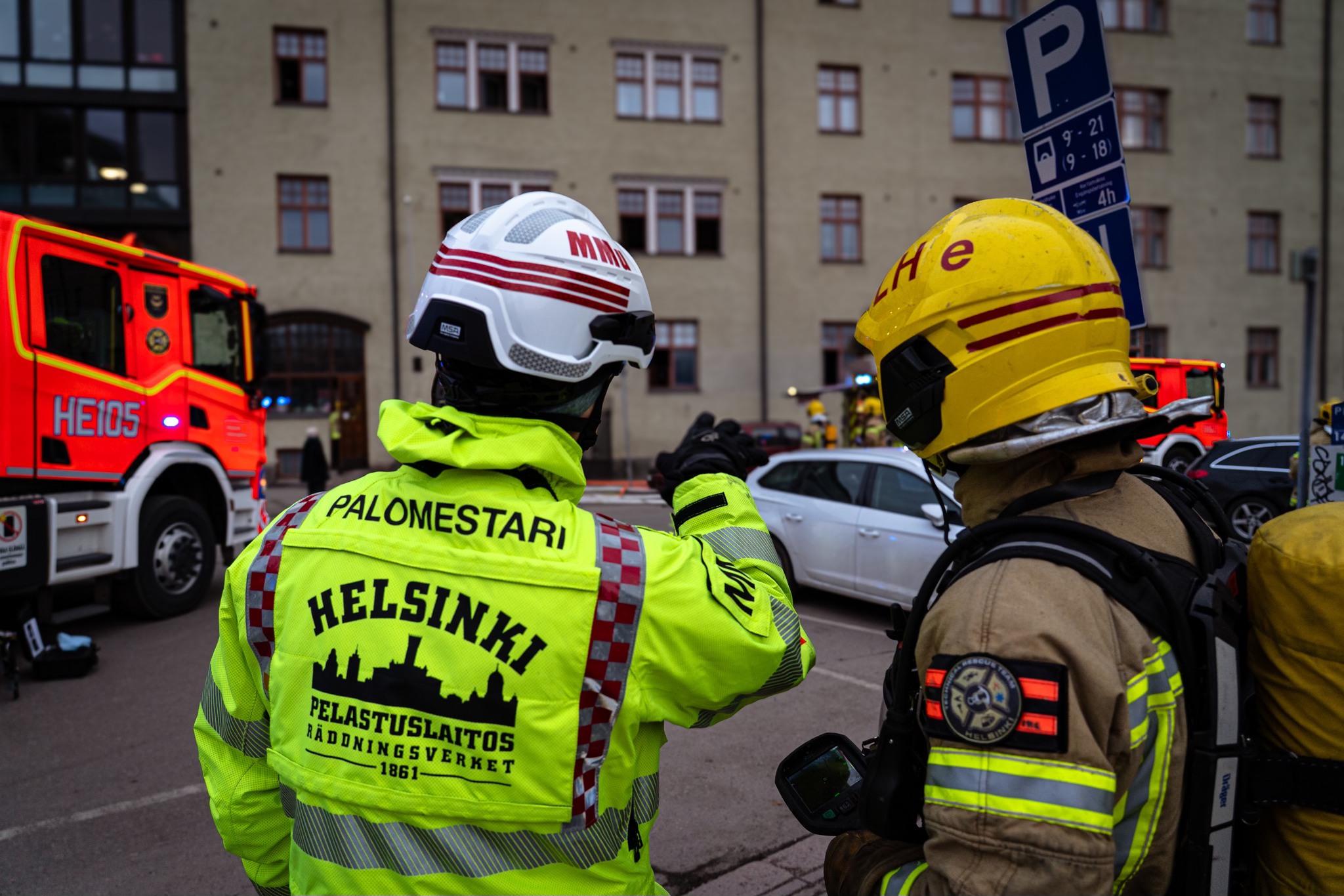 helsingin-palomestari-on-tulipalopaikalla-keskeisess-roolissa-ja