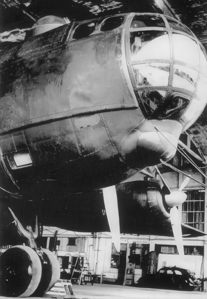 One of my favorites; the He 274. Images from various places. Main