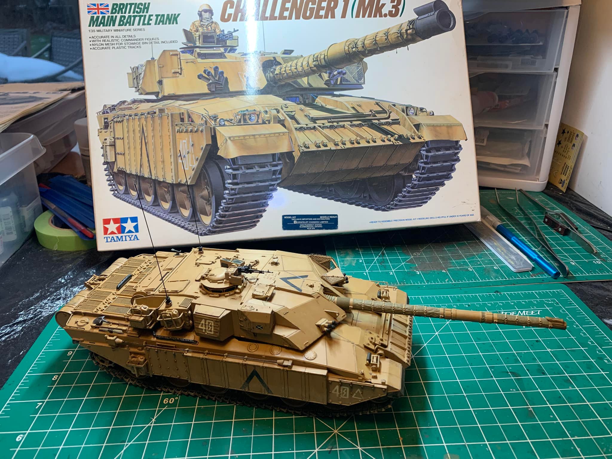 Tamiya 1/35 Challenger 1 mk.3 desert version painted by hand