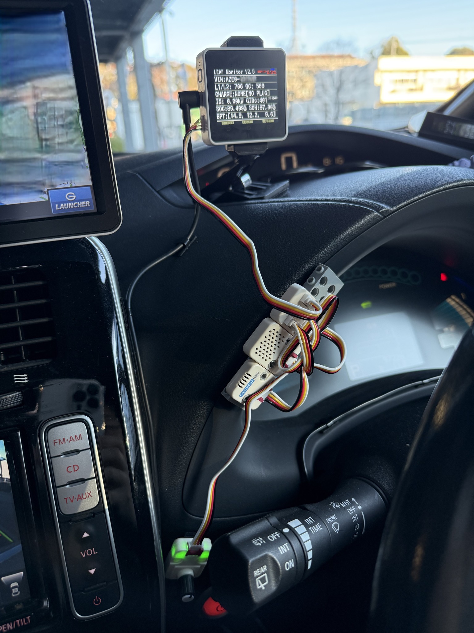 車のOBD端子にBLE(Bluetooth low energy)のアダプタを繋げて、間欠的に