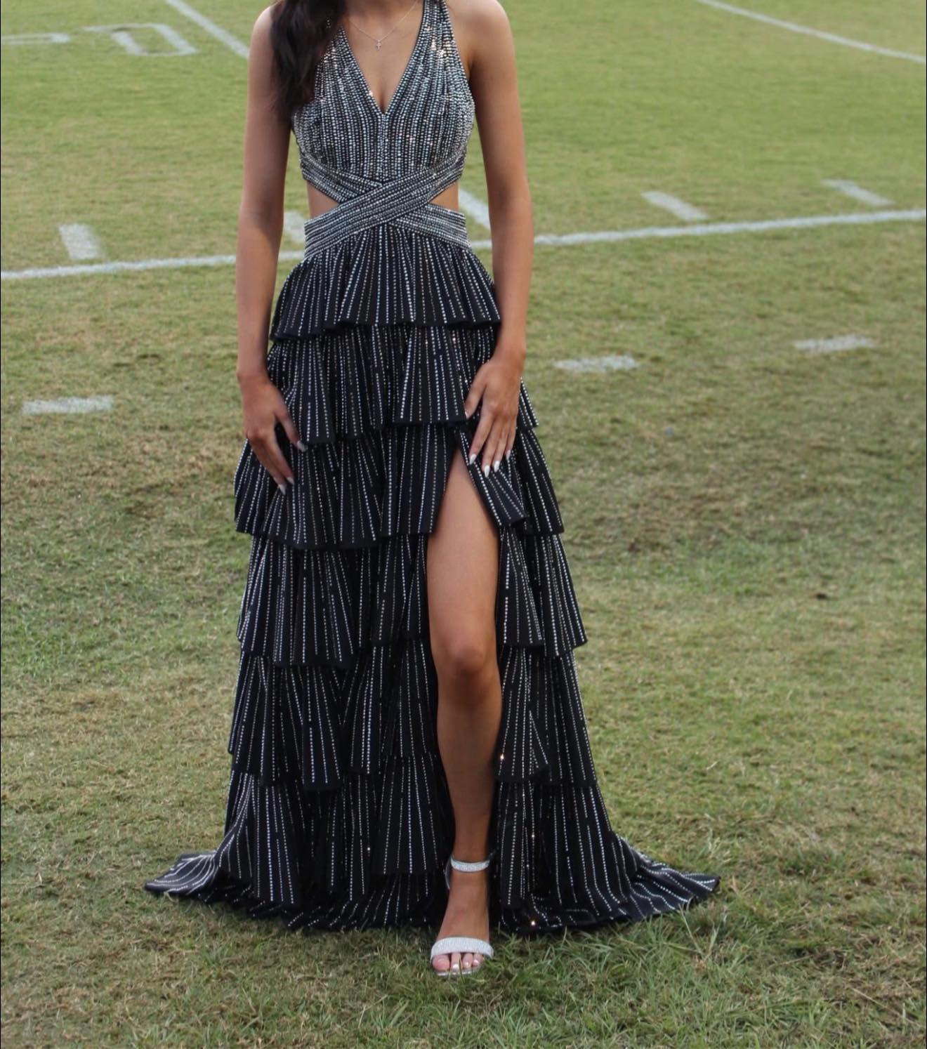 selling this beautiful 00 sherri hill prom dress!! originally 