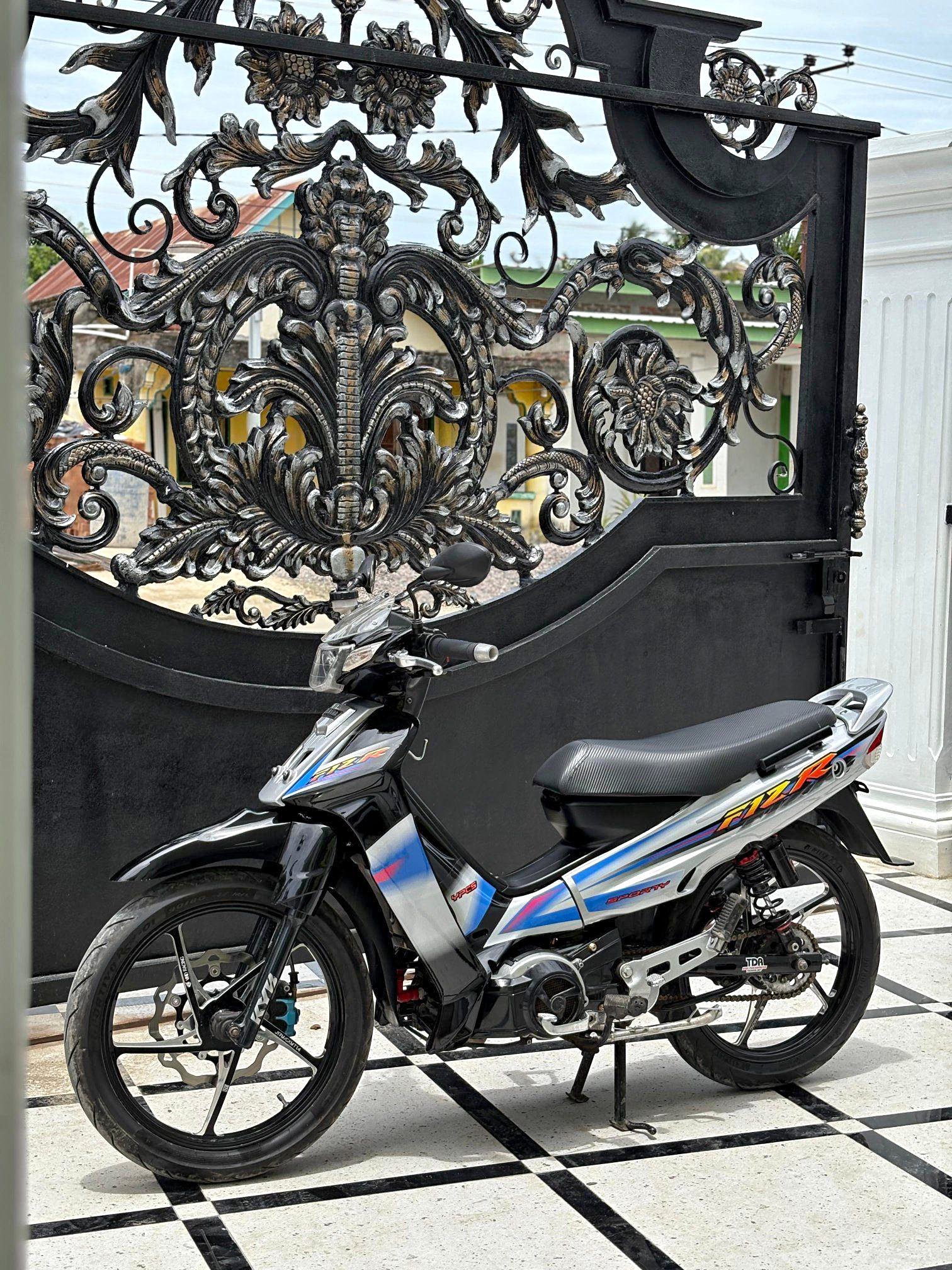MOTOR F1Z R TAHUN 2003 - Motorcycles & Scooters - Bukittinggi ...