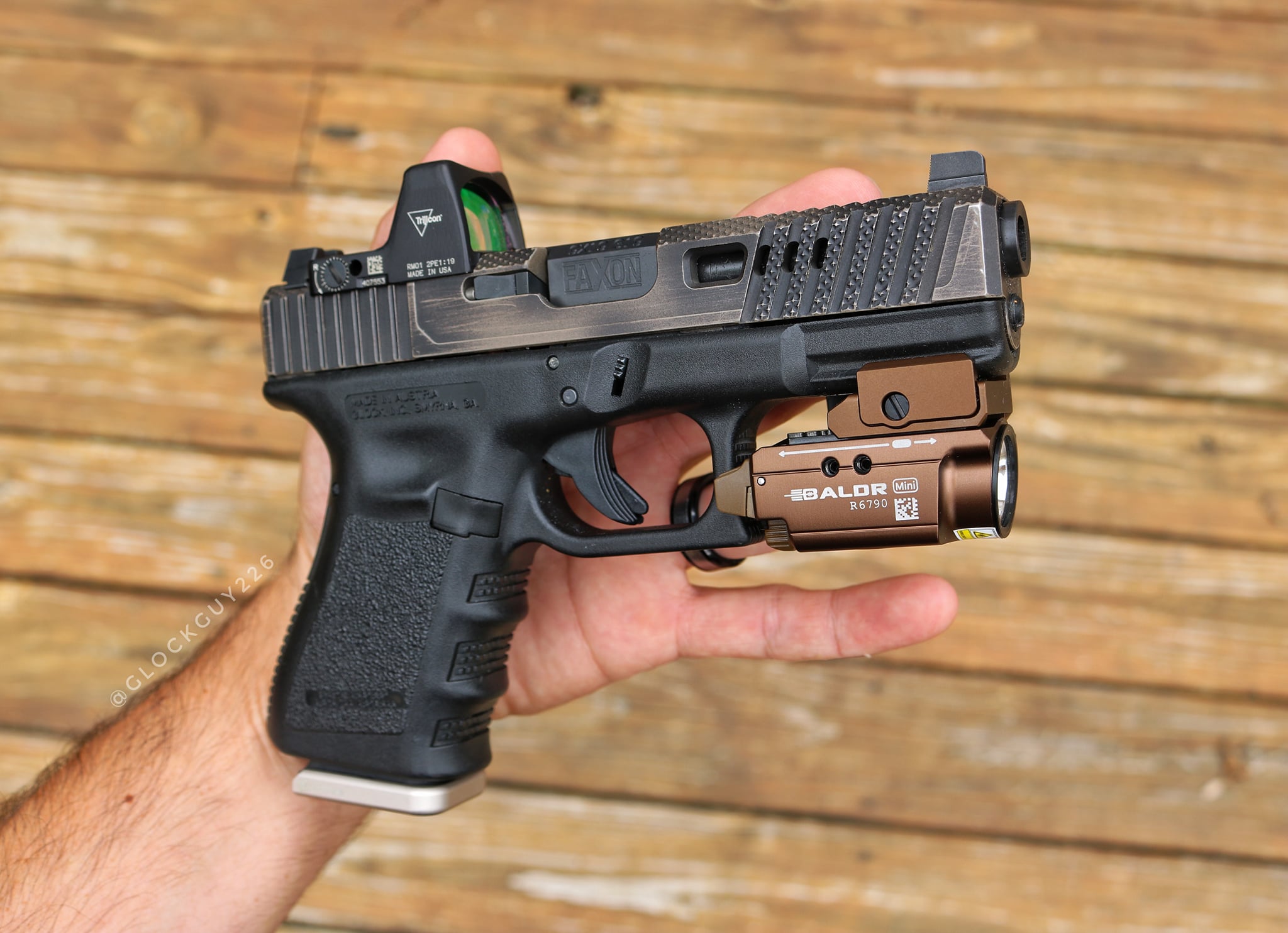 Olight Baldr Mini Weapon Light With Green Laser - 600 Lumens