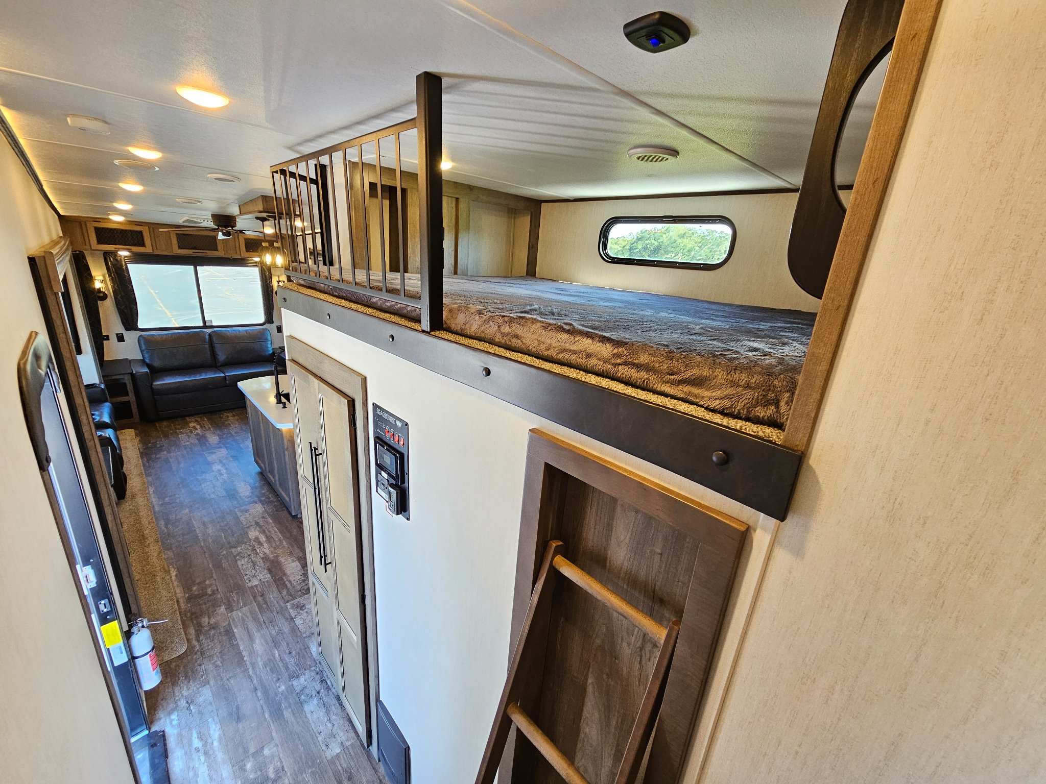 2022 Forest River Sabre 36BHQ Fifth Wheel RV Camper !!Mid Bunk Room