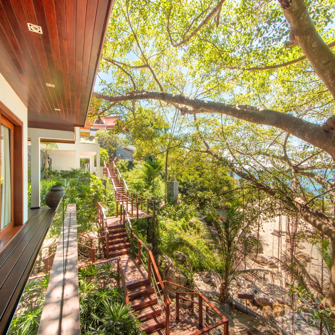 Villa - Nestled amidst lush greenery and breathtaking ocean views ...