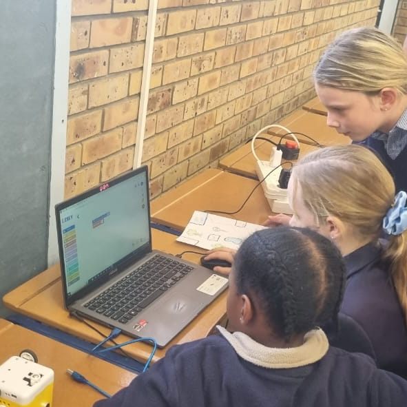 The Grade 3s had to plan. design and... - Curro Klerksdorp