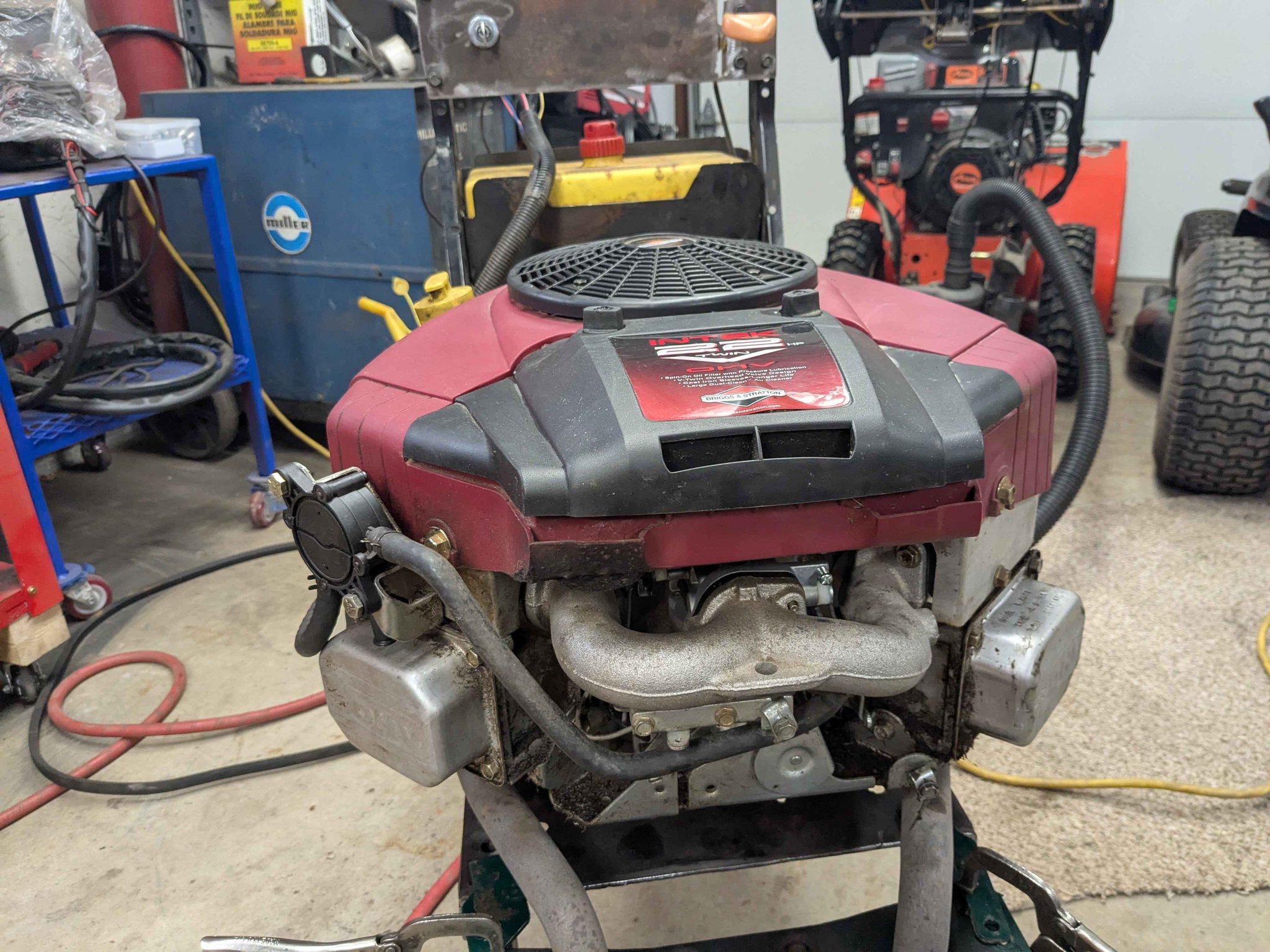 22 HP Briggs and Stratton v twin - Outdoor Power Equipment - Howard ...