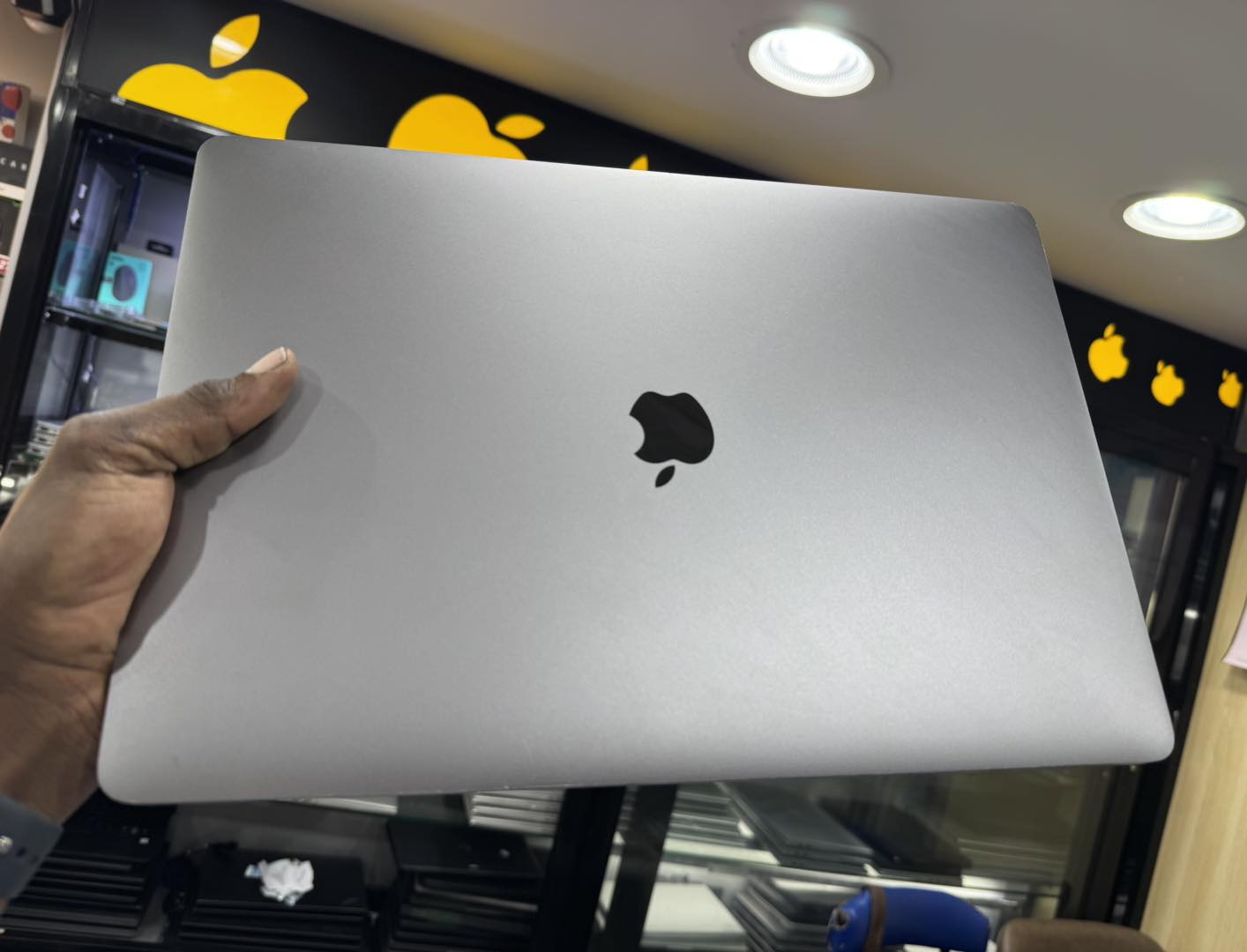 MacBookPro15inch＊Touch Bar搭載＊Corei7 Apple MacBook Pro 15-Inch 
