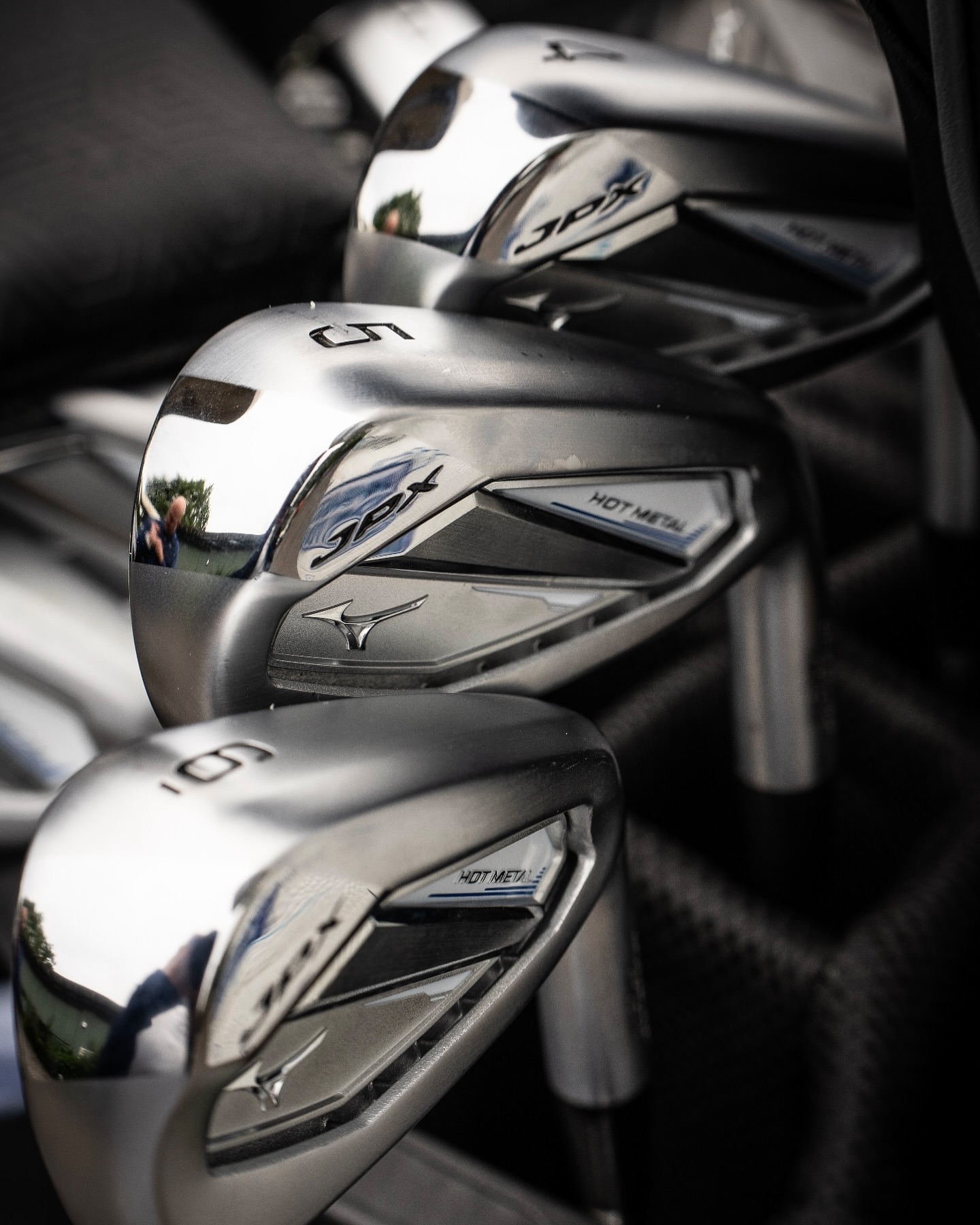 Comparing JPX 923 HM and Srixon ZX4 game improvement clubs