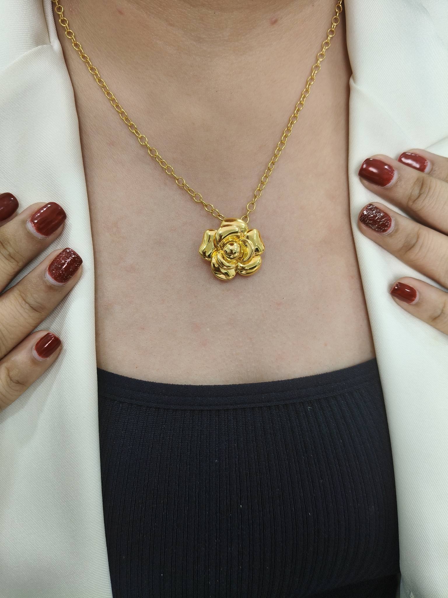 Flower Necklace Big and Small available 😍 Small-23,986 🤑 Big