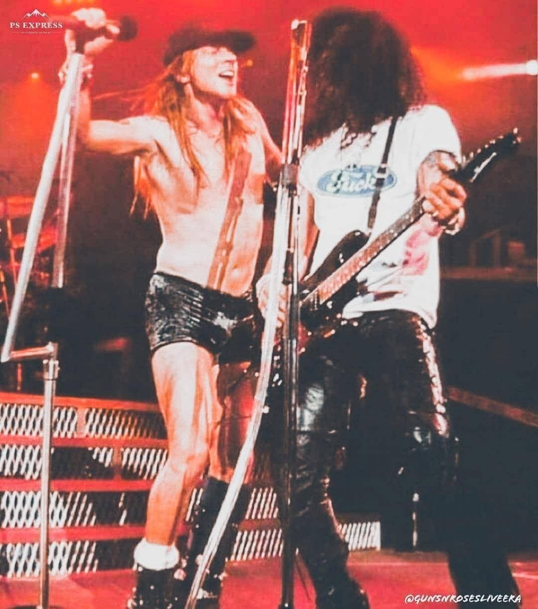 Axl Rose at the Los Angeles Coliseum, October 18, 1989. #GnFnR