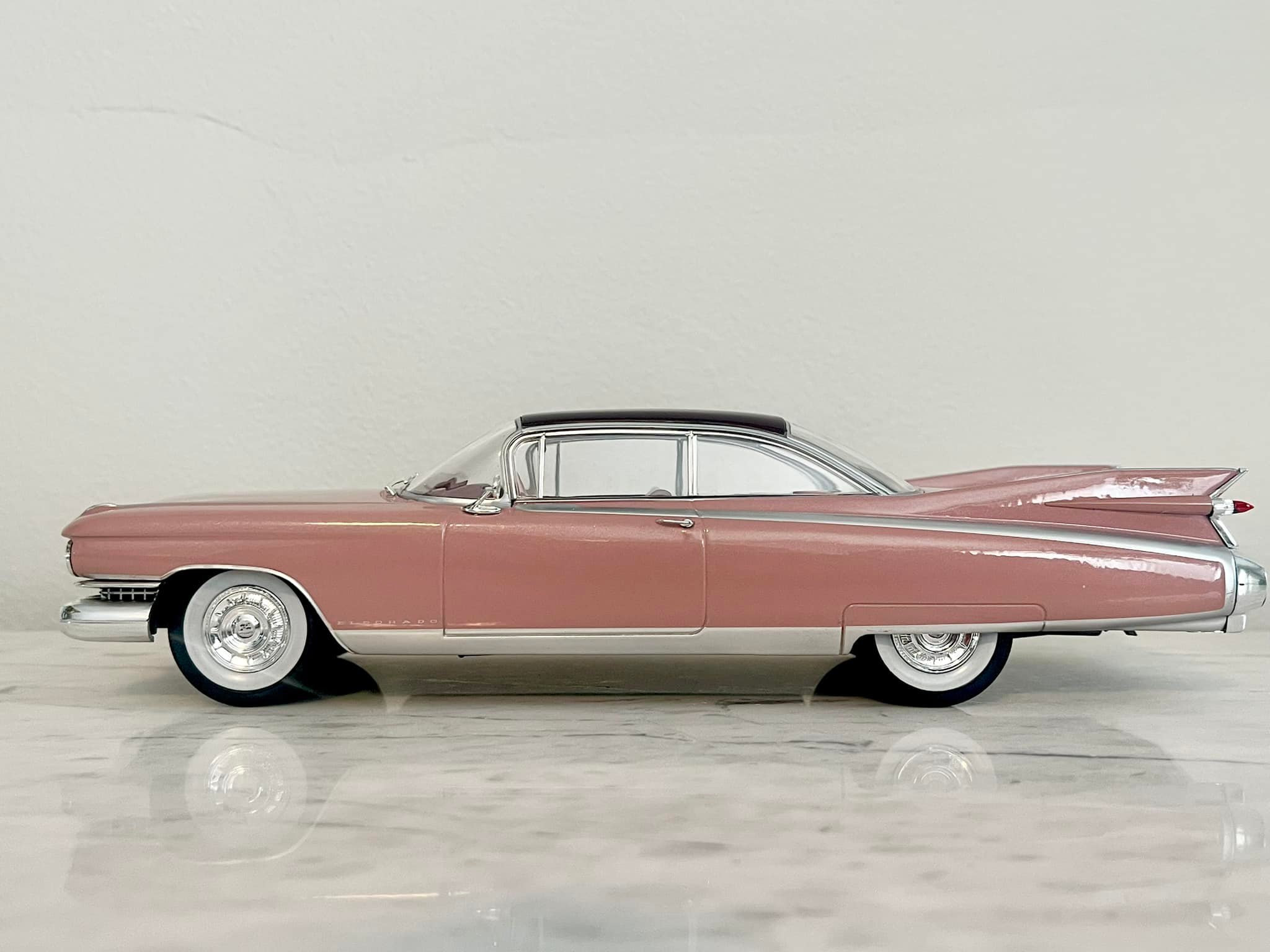 Back in stock! 1959 Cadillac Eldorado 1:24 diecast from Whitebox