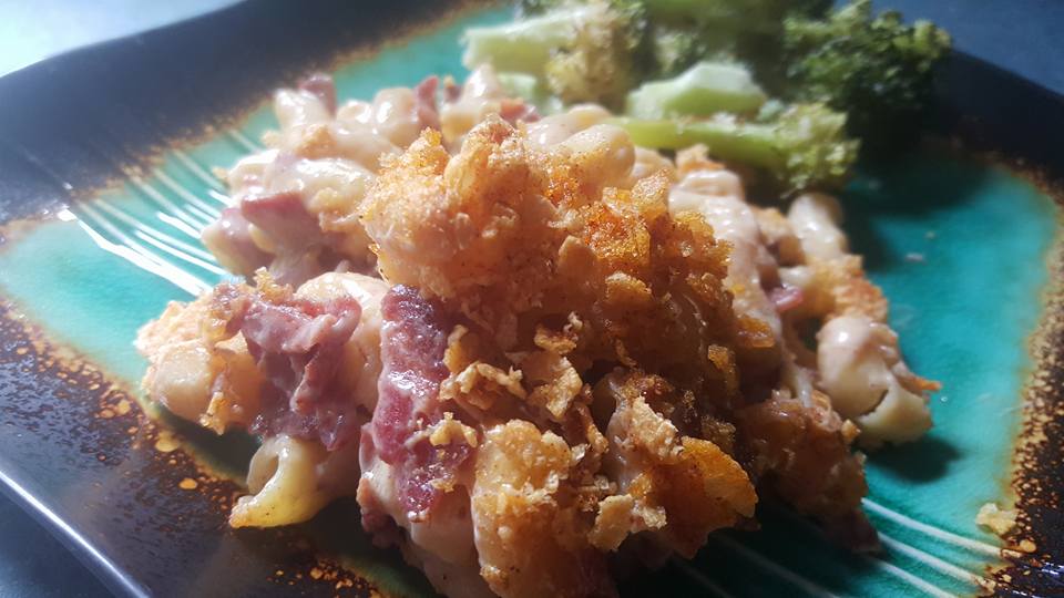 Pyro's - Gluten free (Turkey) Bacon mac n' cheez Topped...